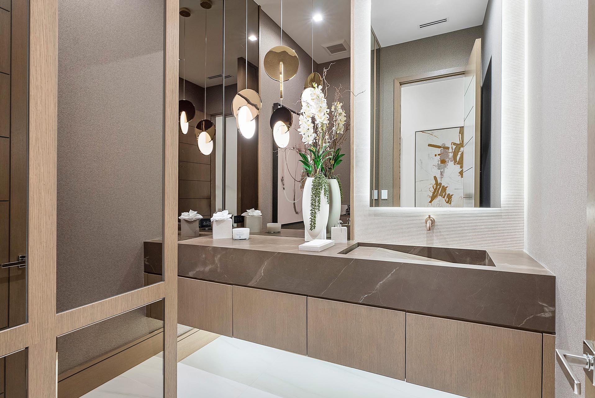 ROYAL PALM YACHT & COUNTRY CLUB - Residential