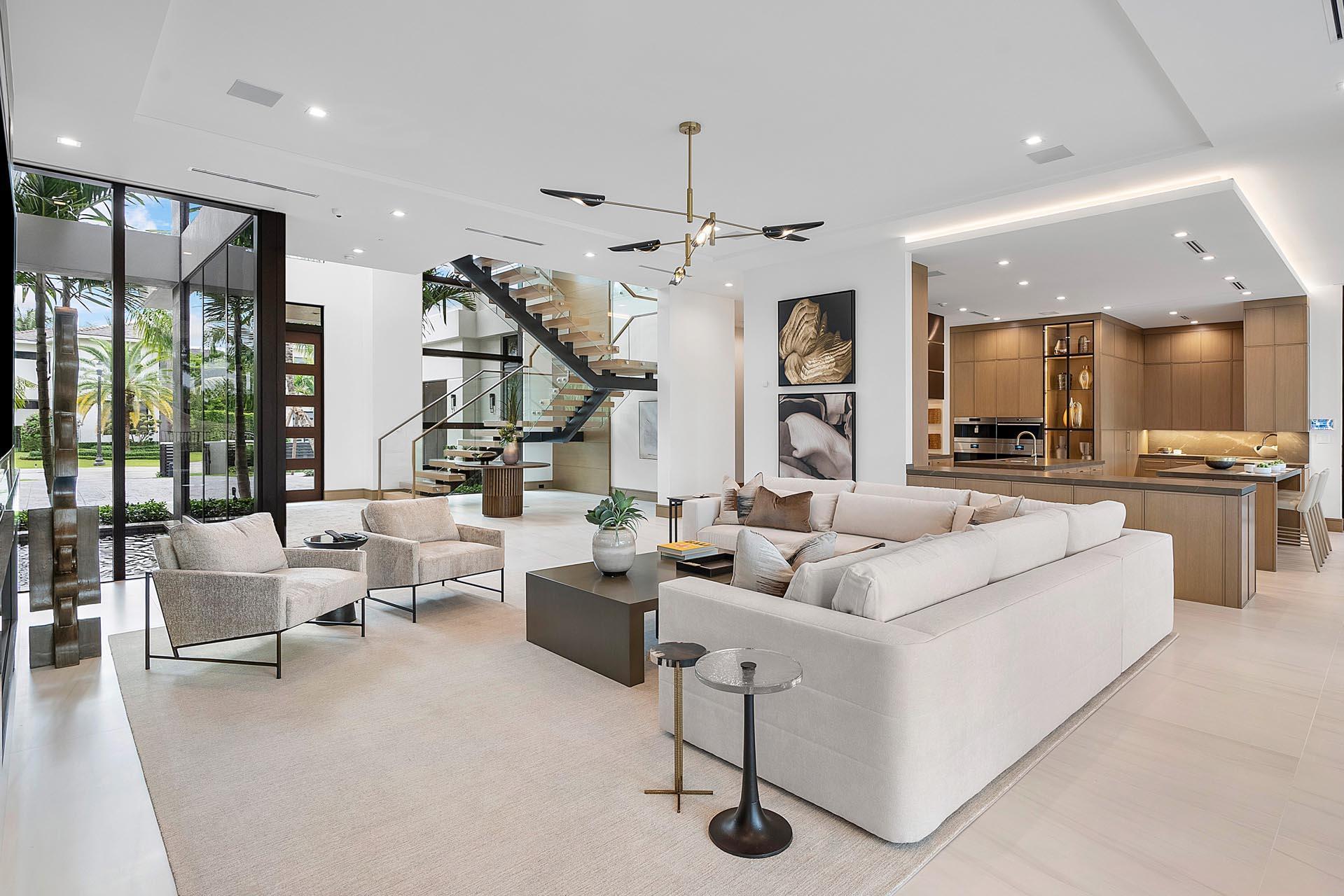 ROYAL PALM YACHT & COUNTRY CLUB - Residential
