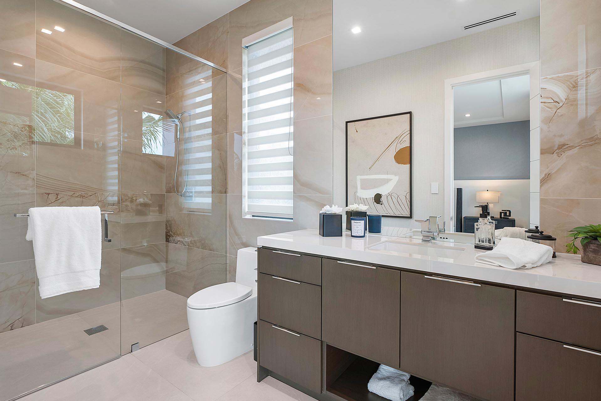 ROYAL PALM YACHT & COUNTRY CLUB - Residential
