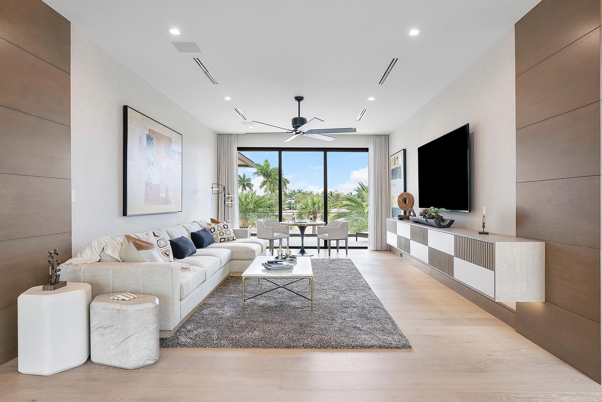 ROYAL PALM YACHT & COUNTRY CLUB - Residential