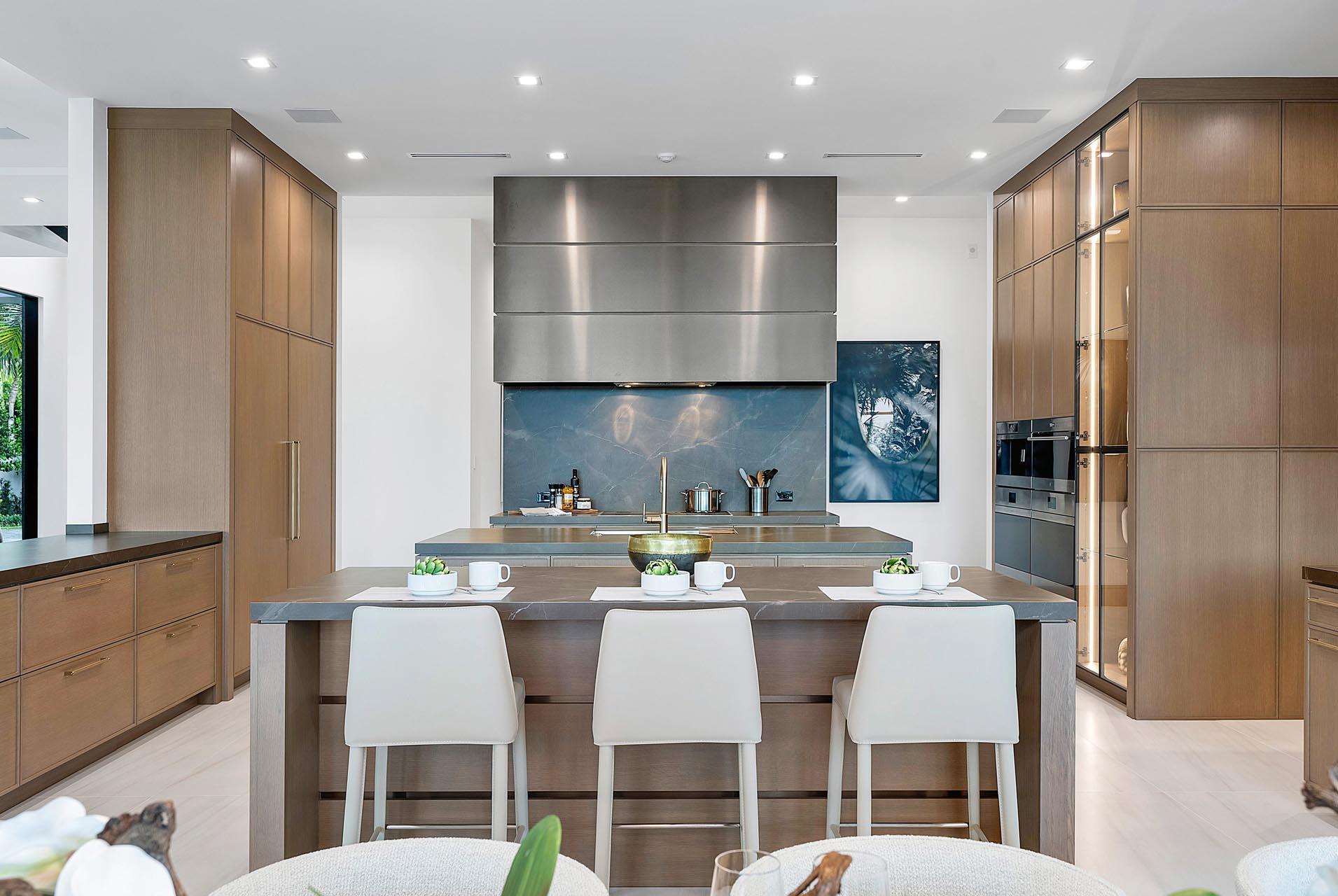 ROYAL PALM YACHT & COUNTRY CLUB - Residential