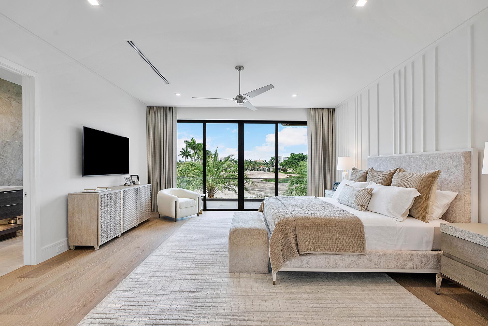 ROYAL PALM YACHT & COUNTRY CLUB - Residential