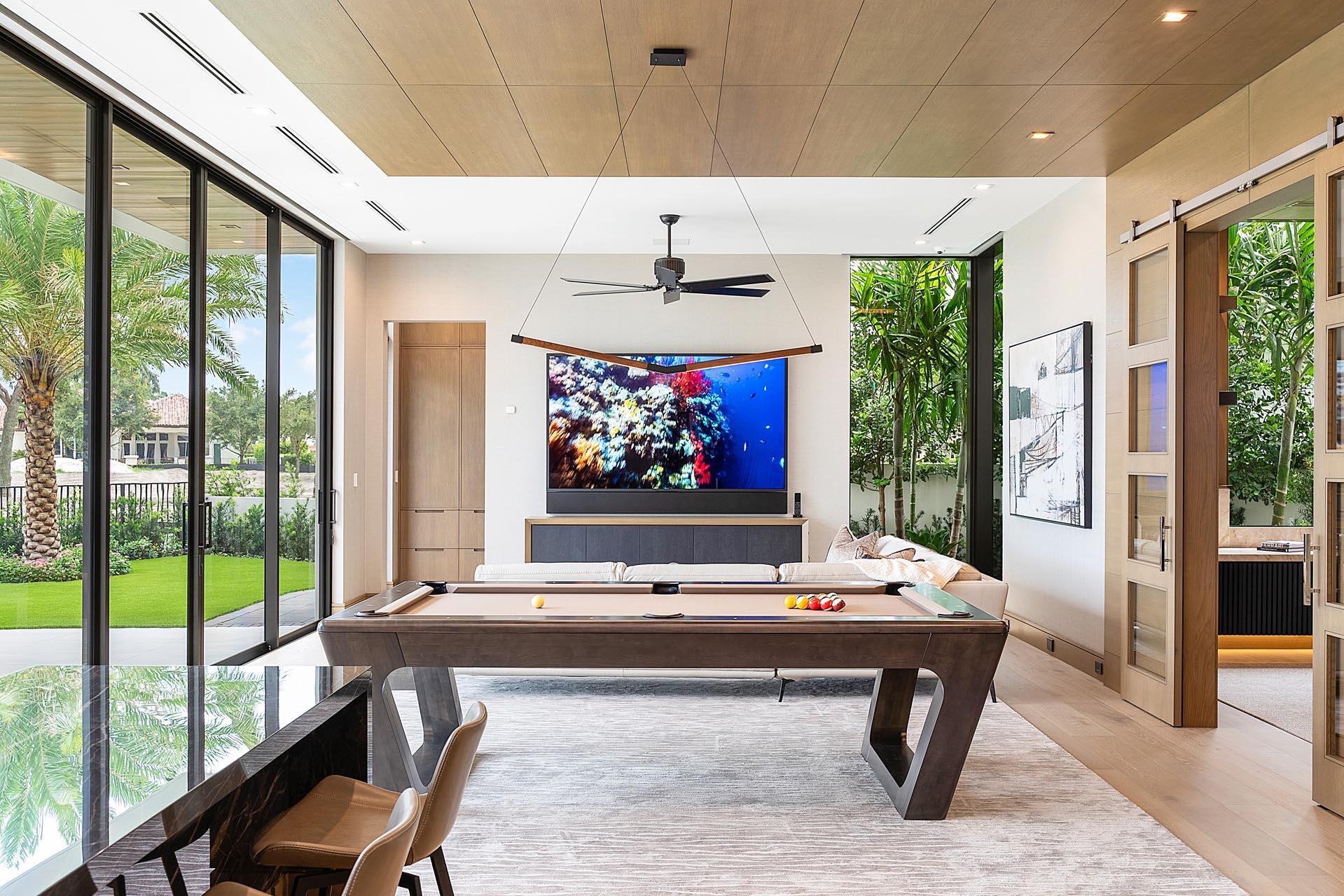 ROYAL PALM YACHT & COUNTRY CLUB - Residential