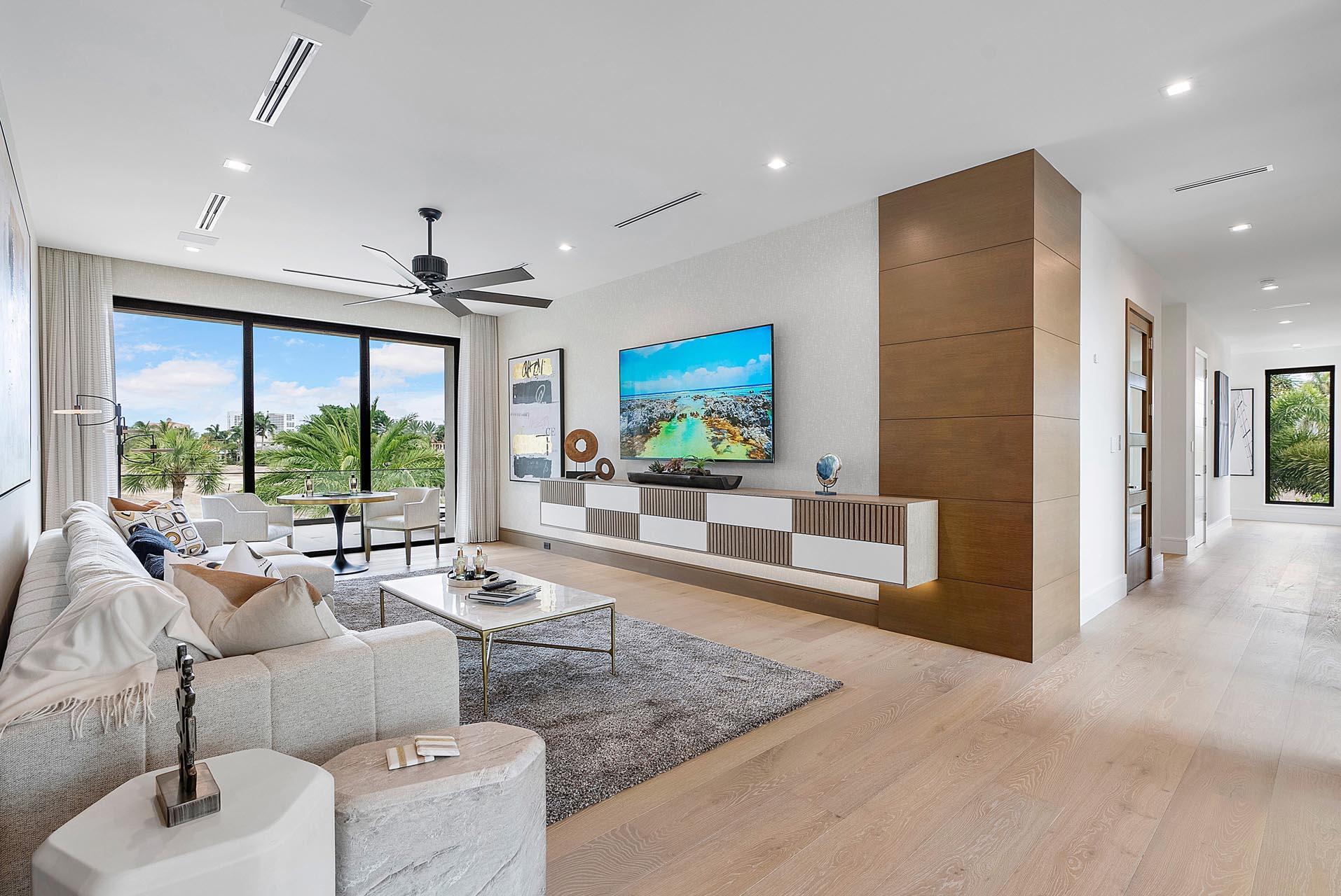 ROYAL PALM YACHT & COUNTRY CLUB - Residential