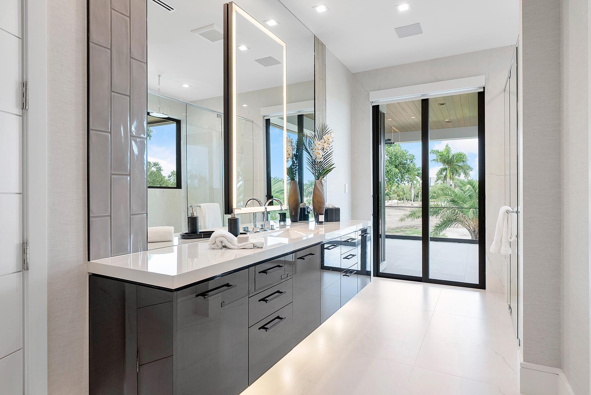 ROYAL PALM YACHT & COUNTRY CLUB - Residential