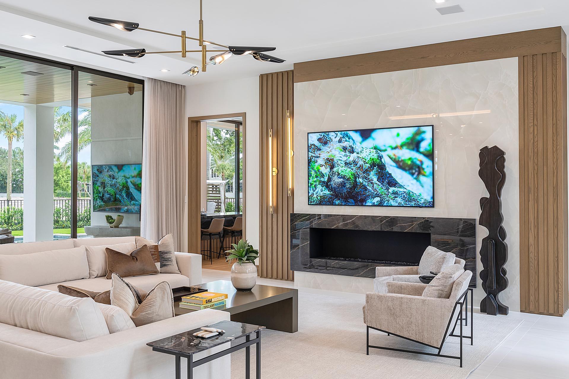 ROYAL PALM YACHT & COUNTRY CLUB - Residential