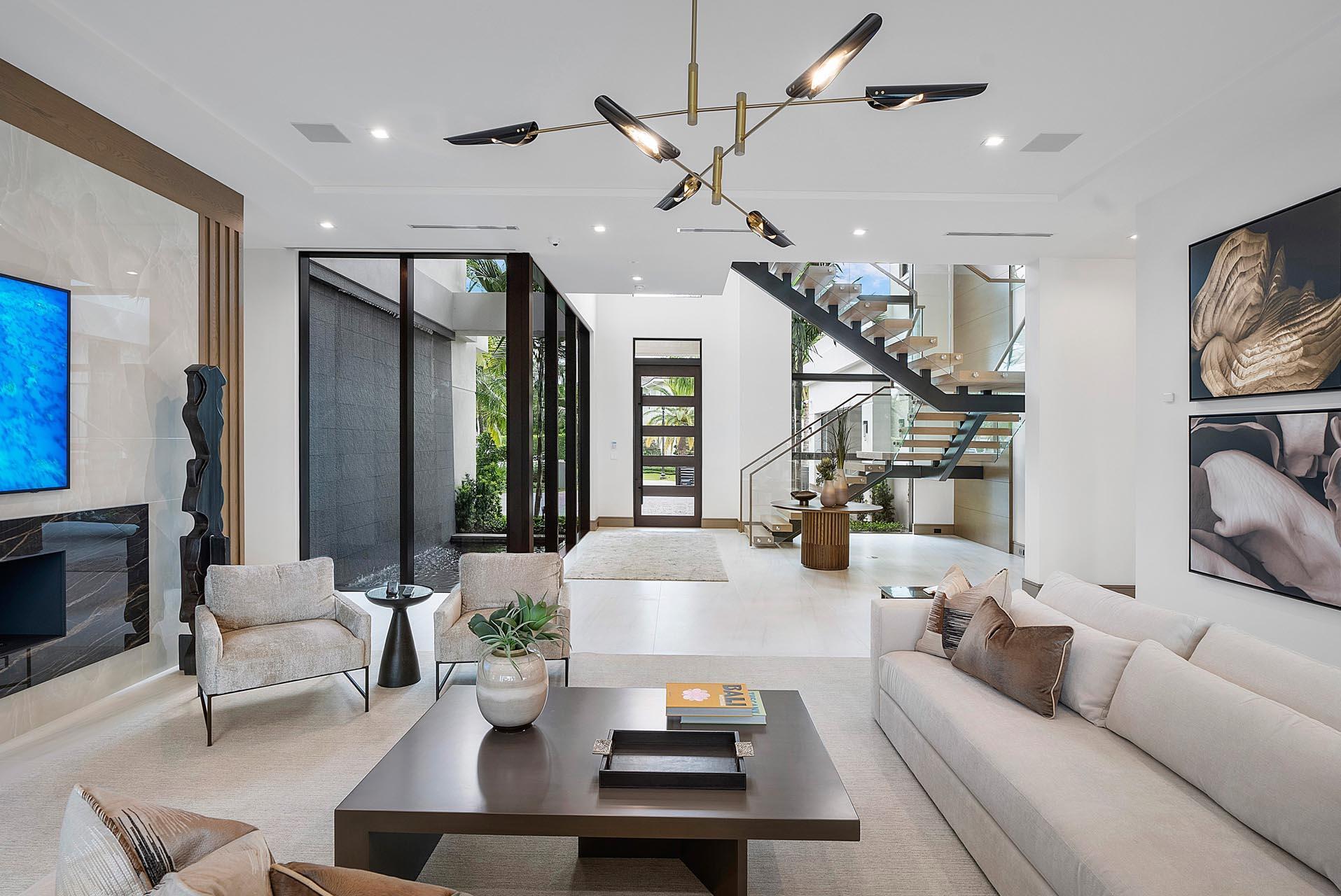 ROYAL PALM YACHT & COUNTRY CLUB - Residential