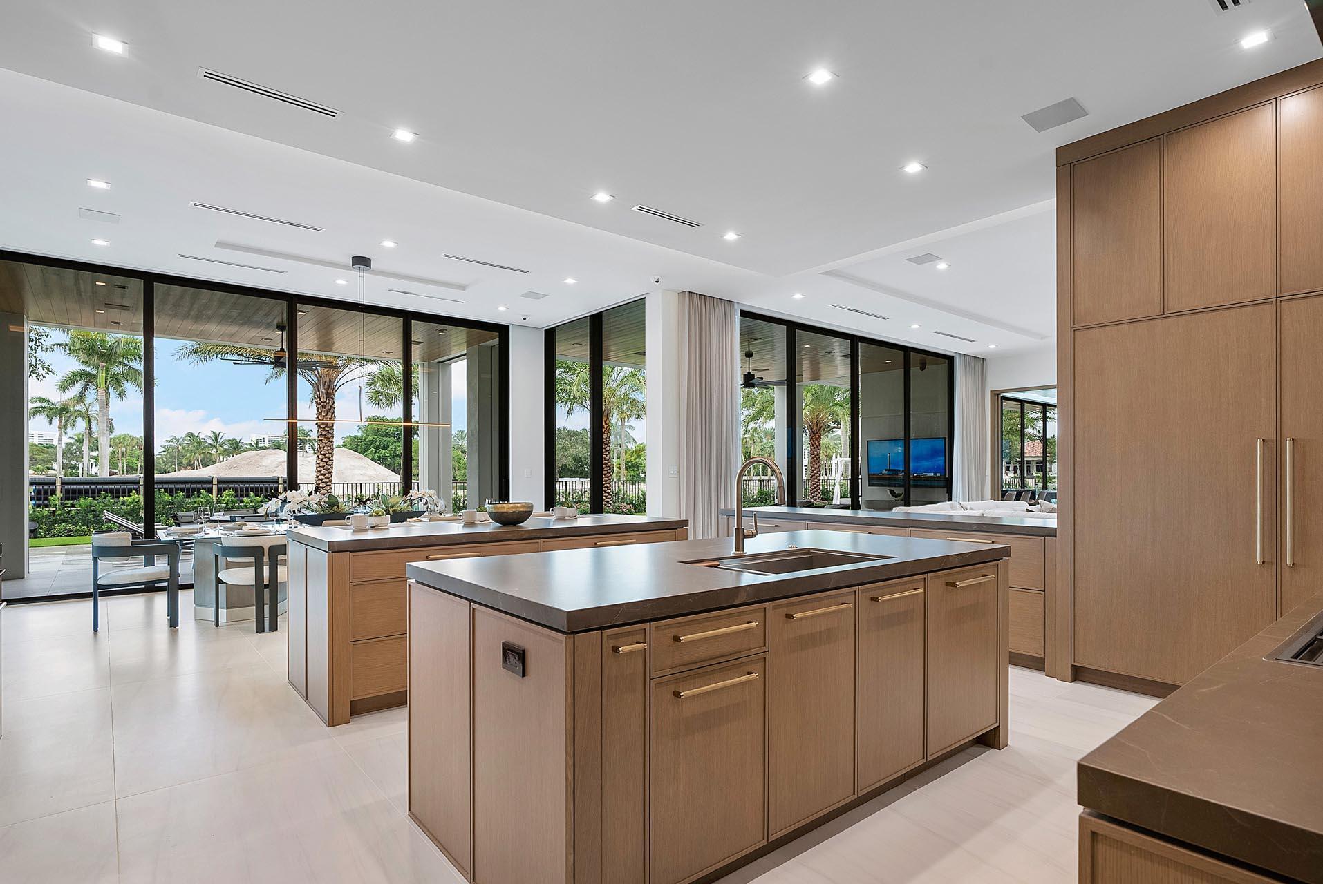 ROYAL PALM YACHT & COUNTRY CLUB - Residential