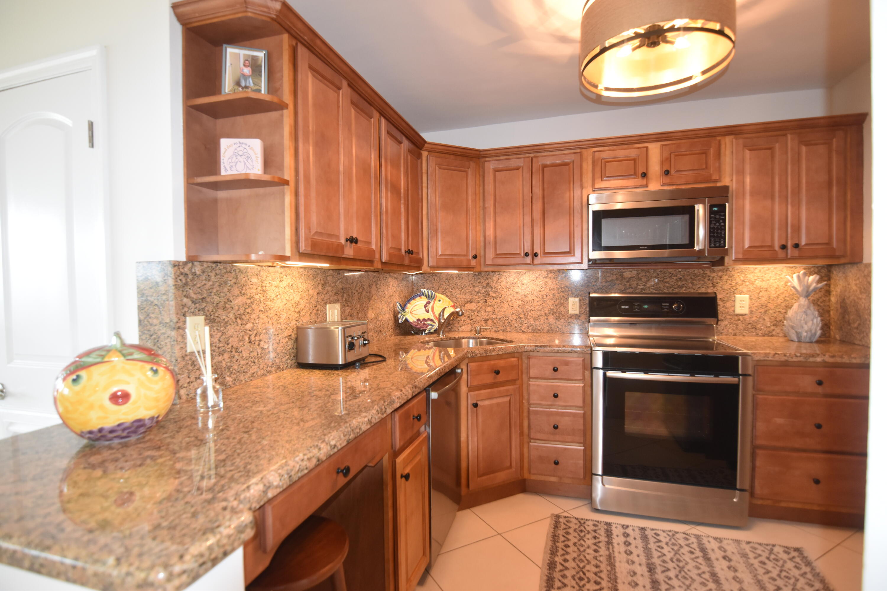 JAMAICA HOUSE CONDOMINIUM - Residential Lease