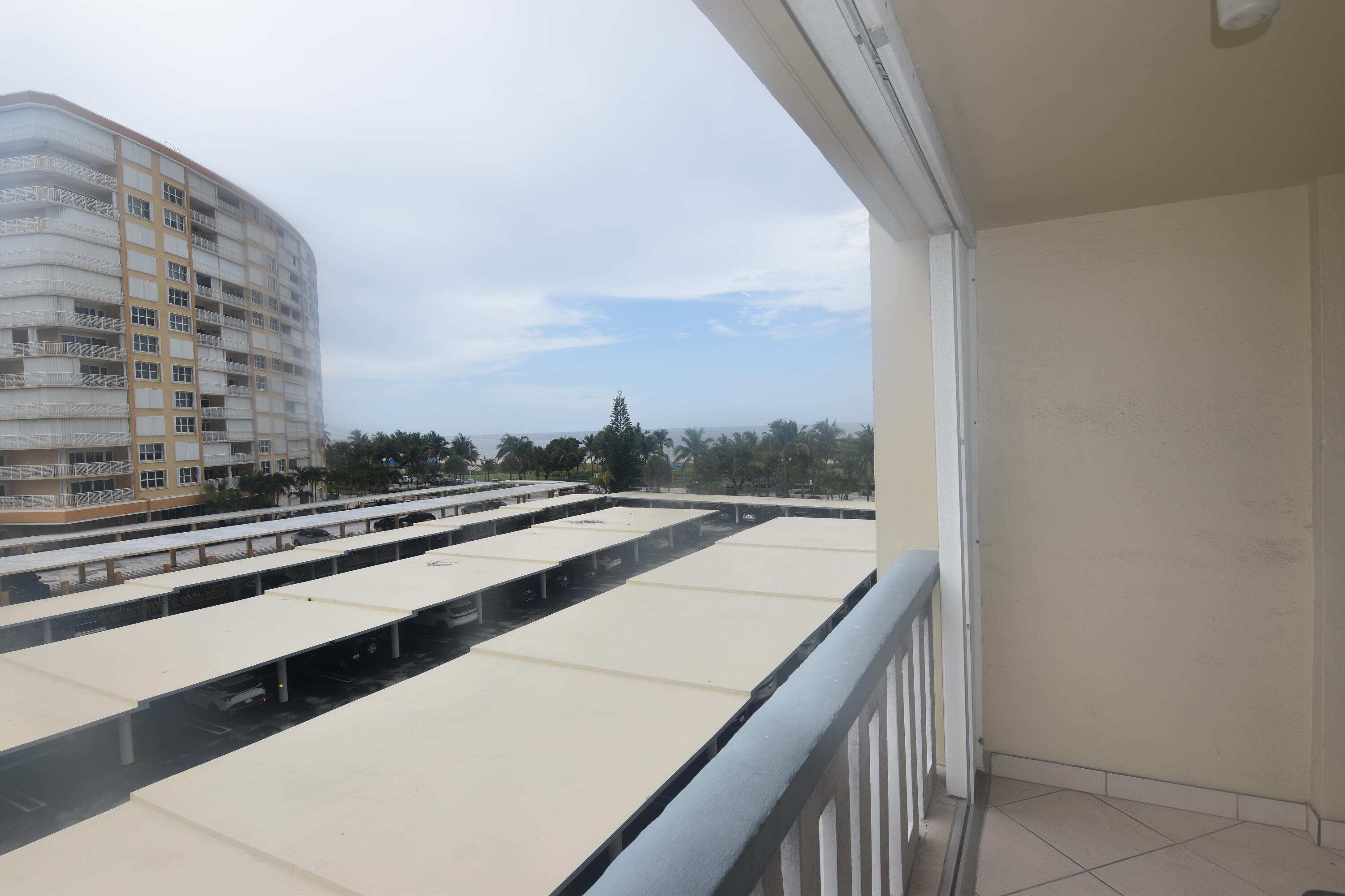JAMAICA HOUSE CONDOMINIUM - Residential Lease