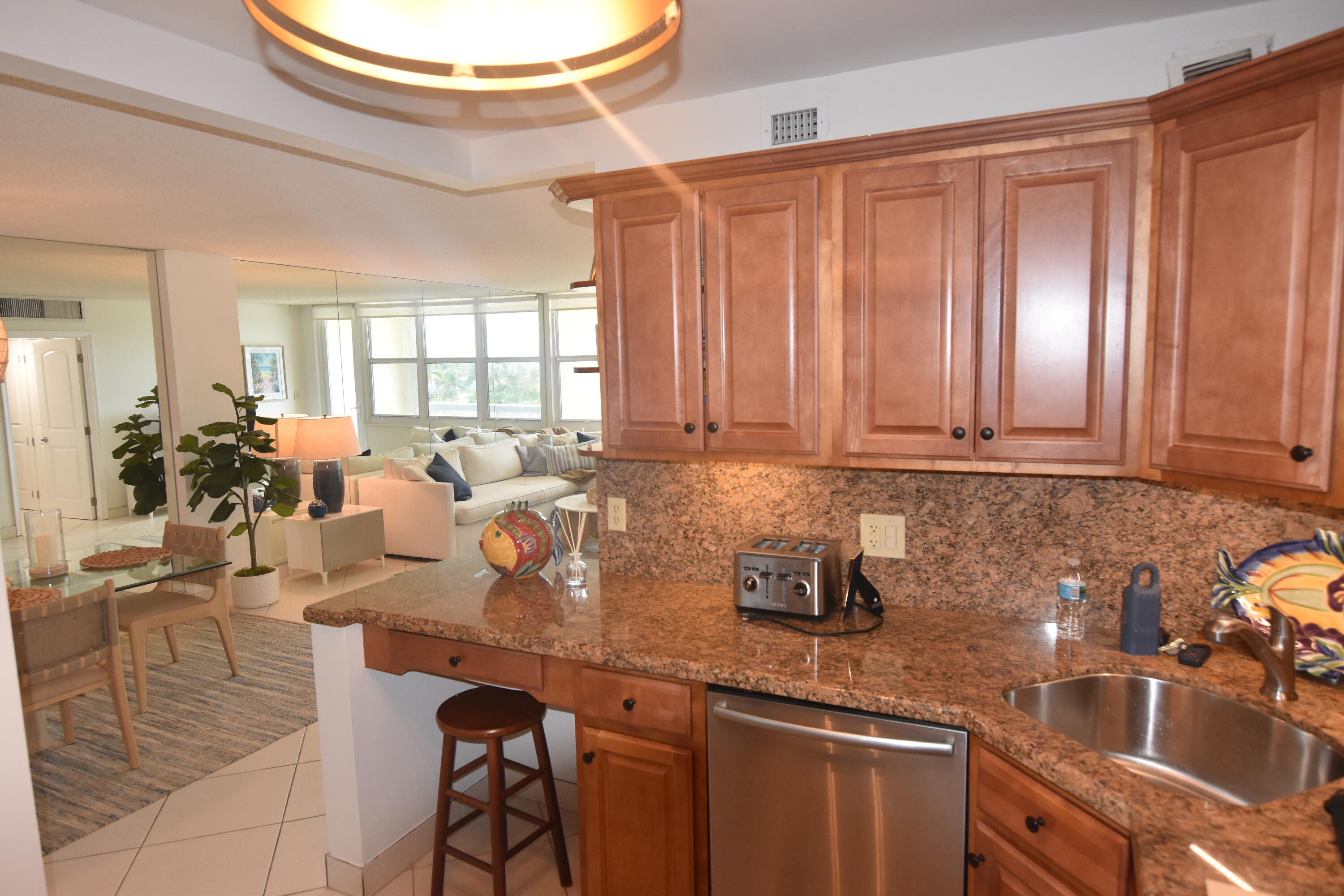 JAMAICA HOUSE CONDOMINIUM - Residential Lease