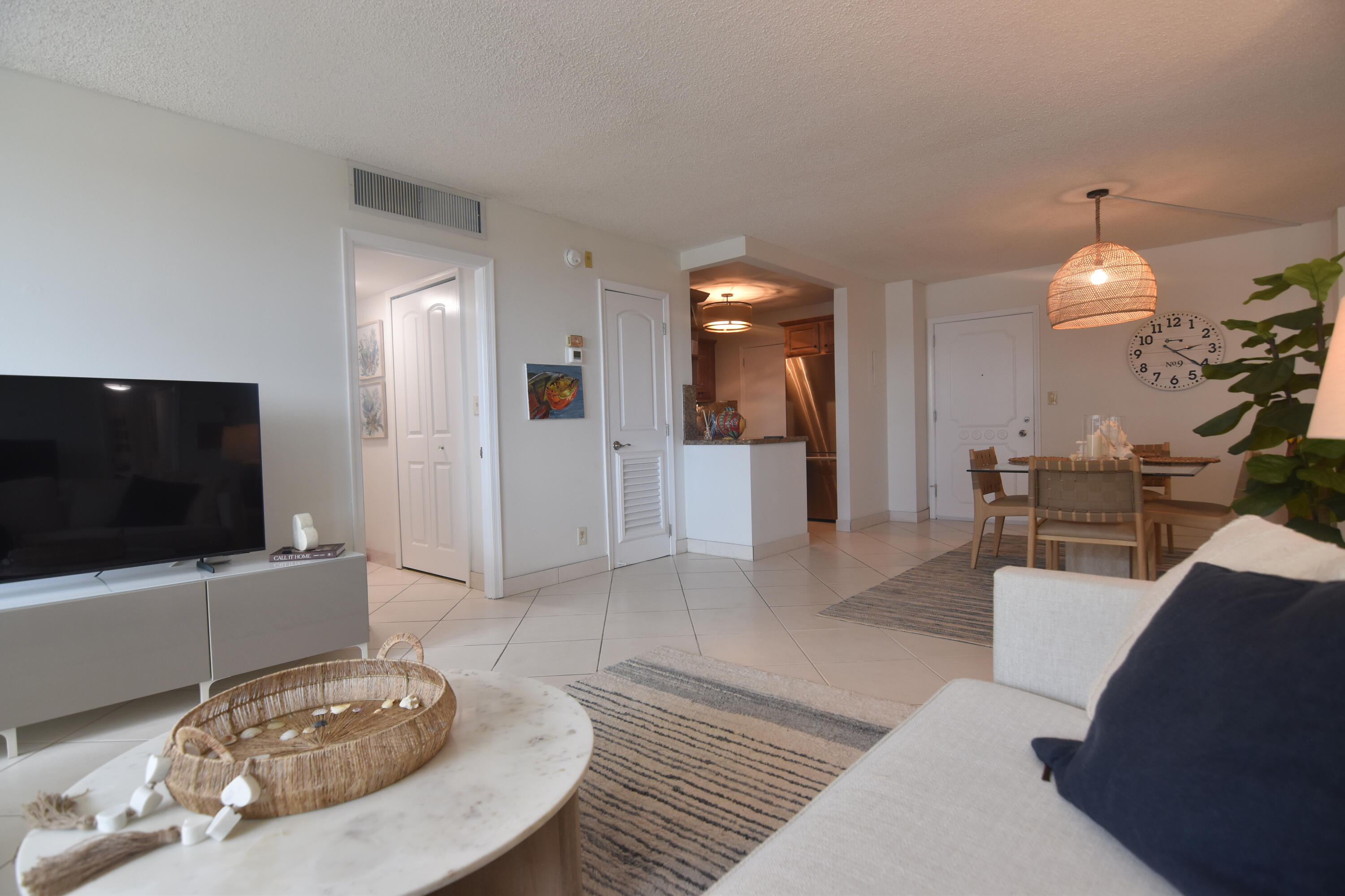 JAMAICA HOUSE CONDOMINIUM - Residential Lease