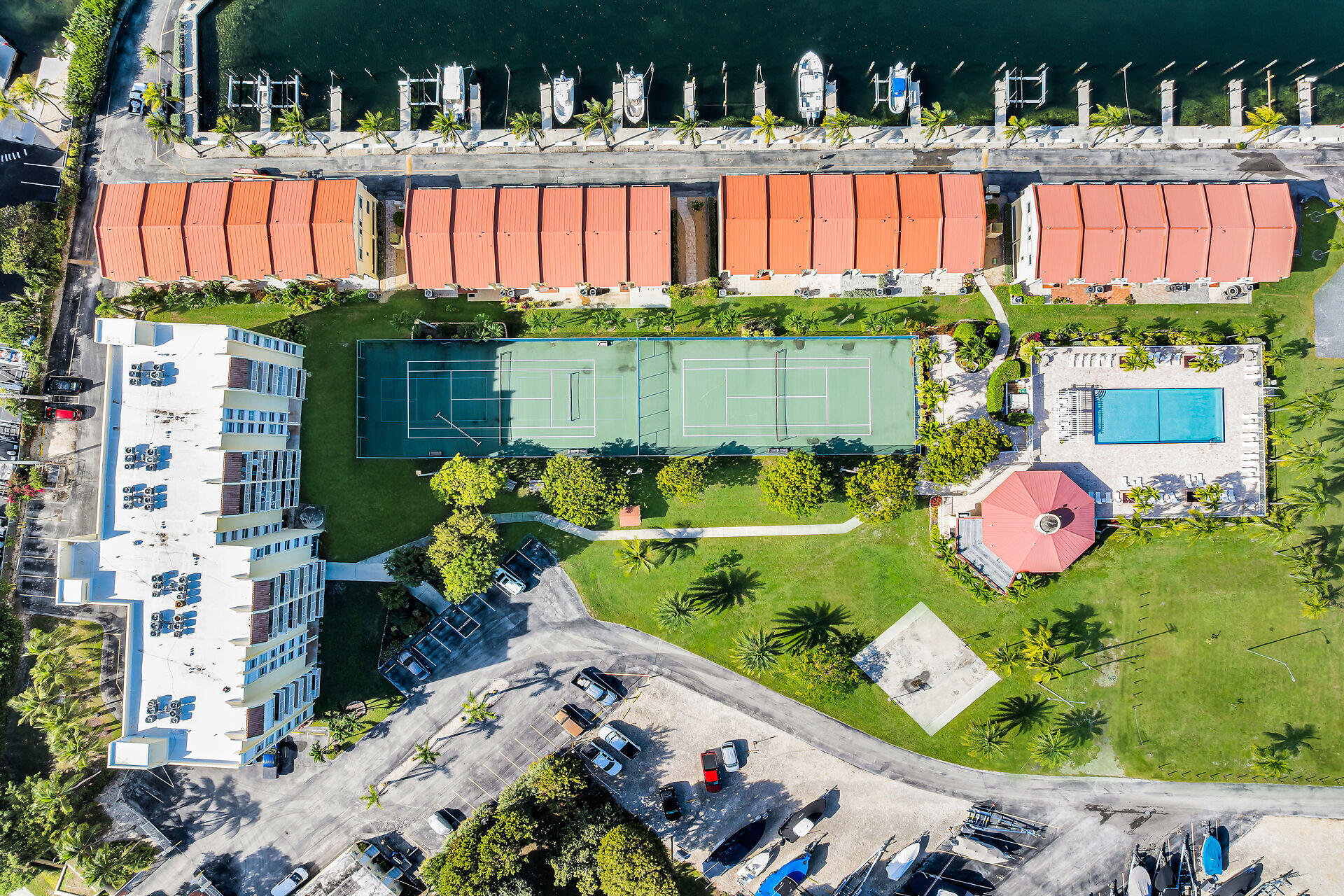 FUTURA YACHT CLUB BLDG A - Residential