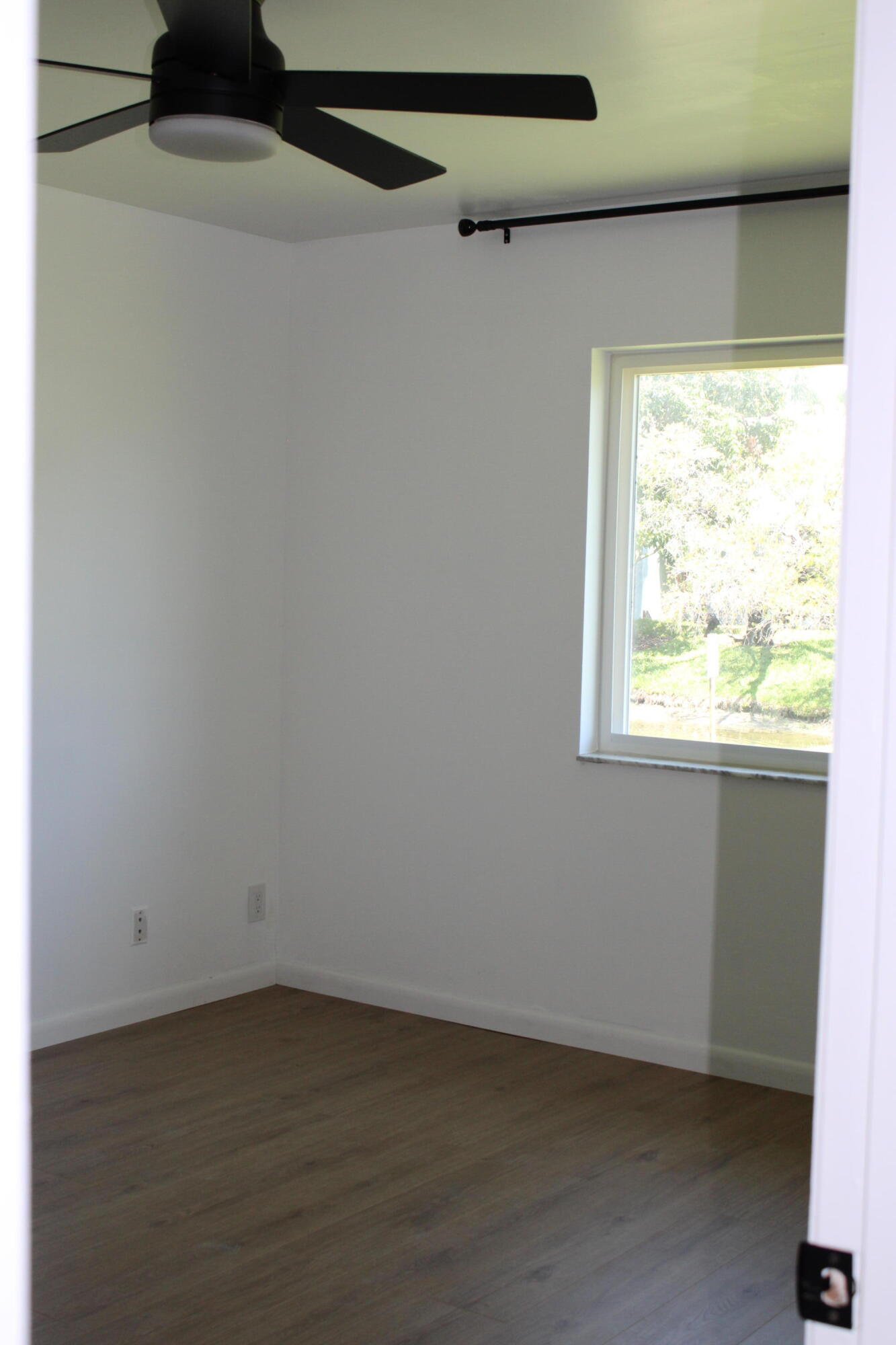 ISLAND CLUB - Residential Lease