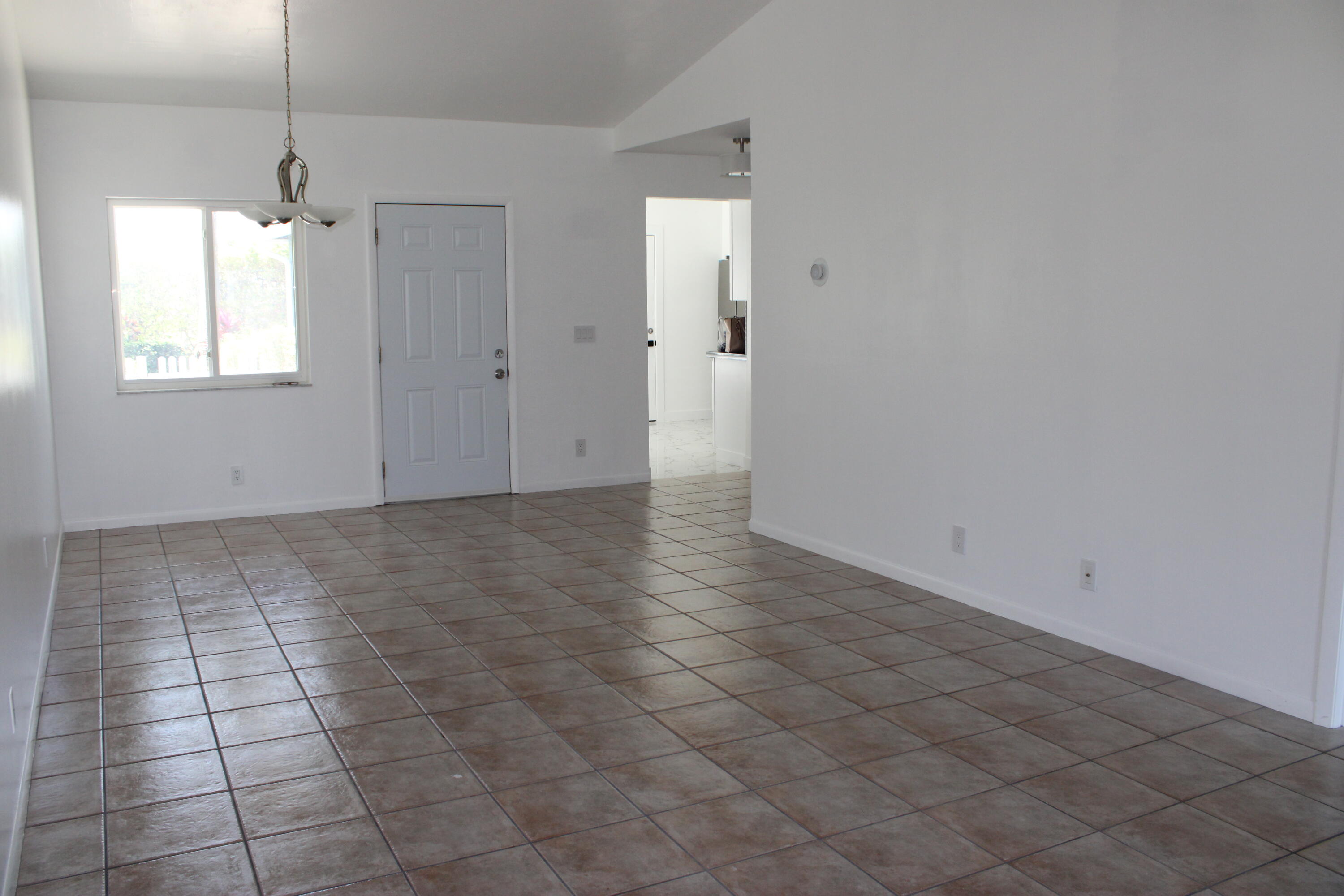 ISLAND CLUB - Residential Lease