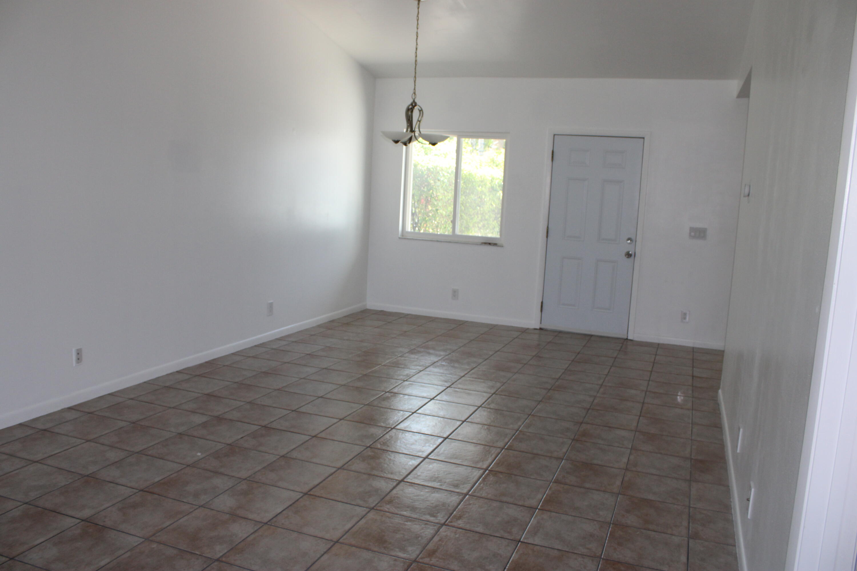 ISLAND CLUB - Residential Lease