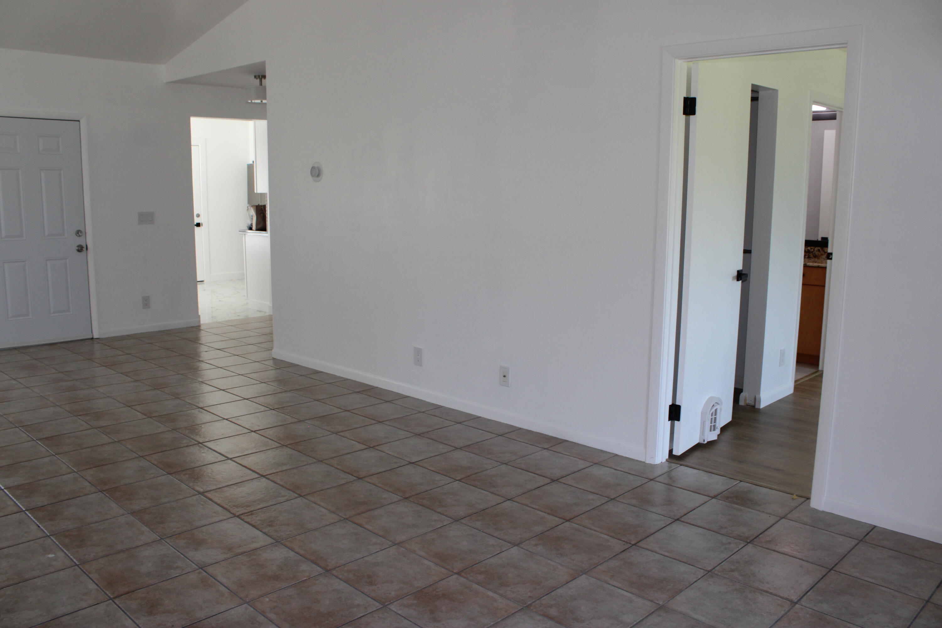 ISLAND CLUB - Residential Lease