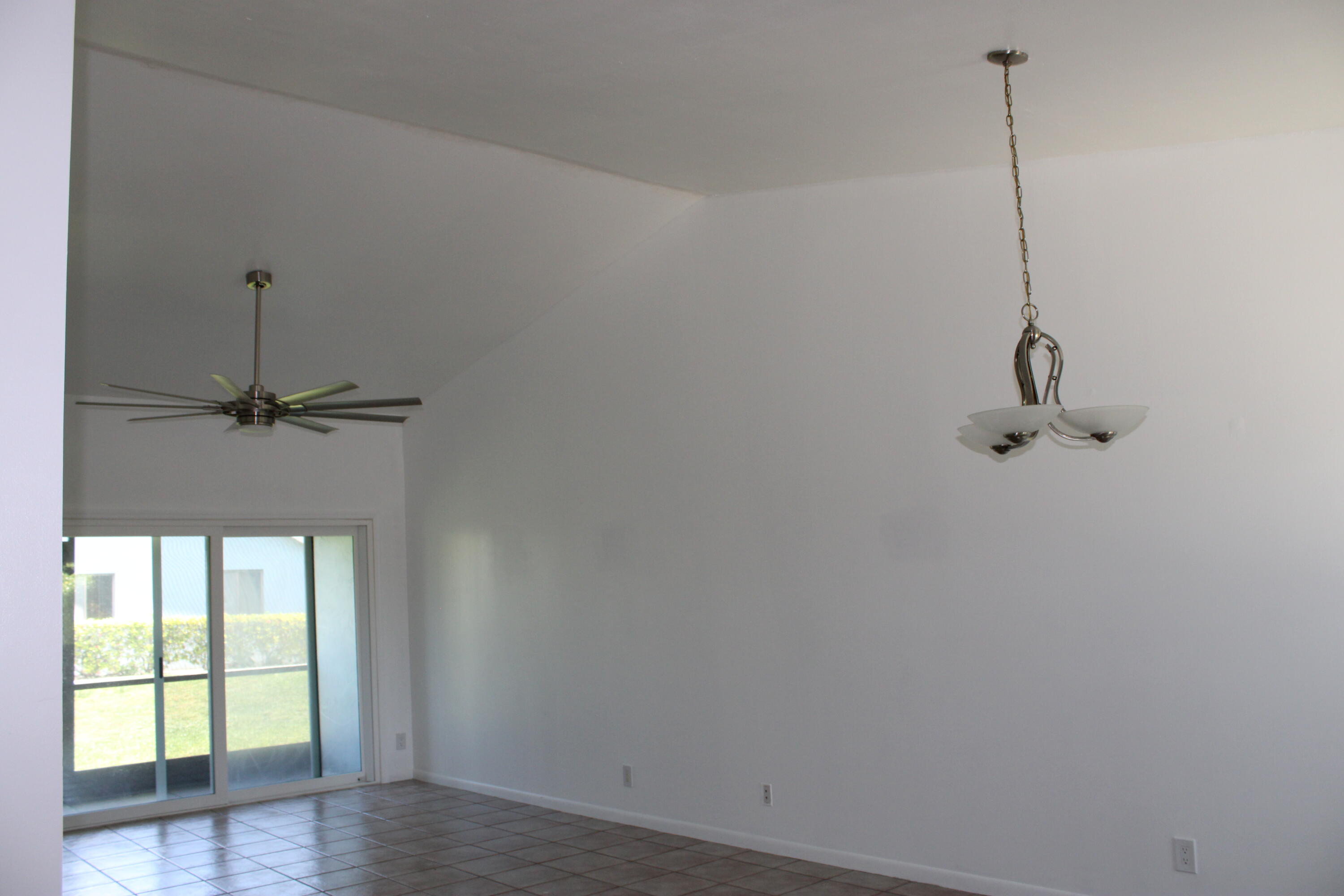 ISLAND CLUB - Residential Lease