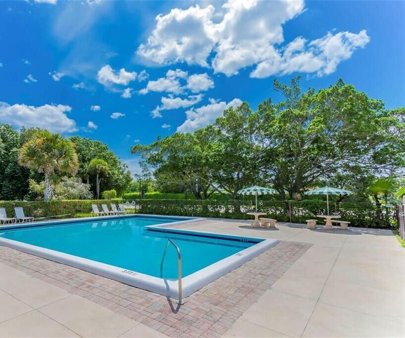 VILLAS OF BONAVENTURE AT - Residential