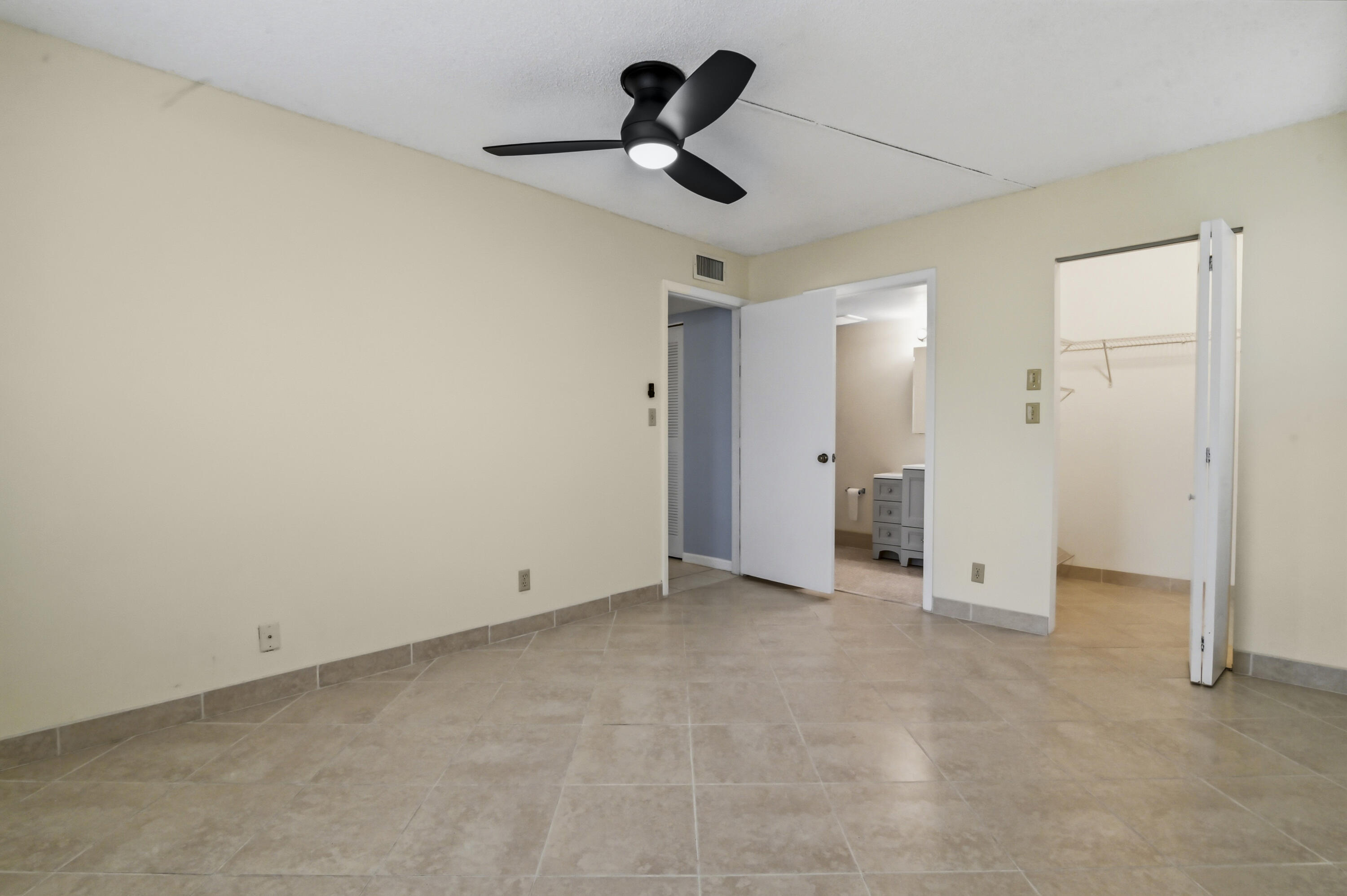 EVERGREEN CONDO - Residential