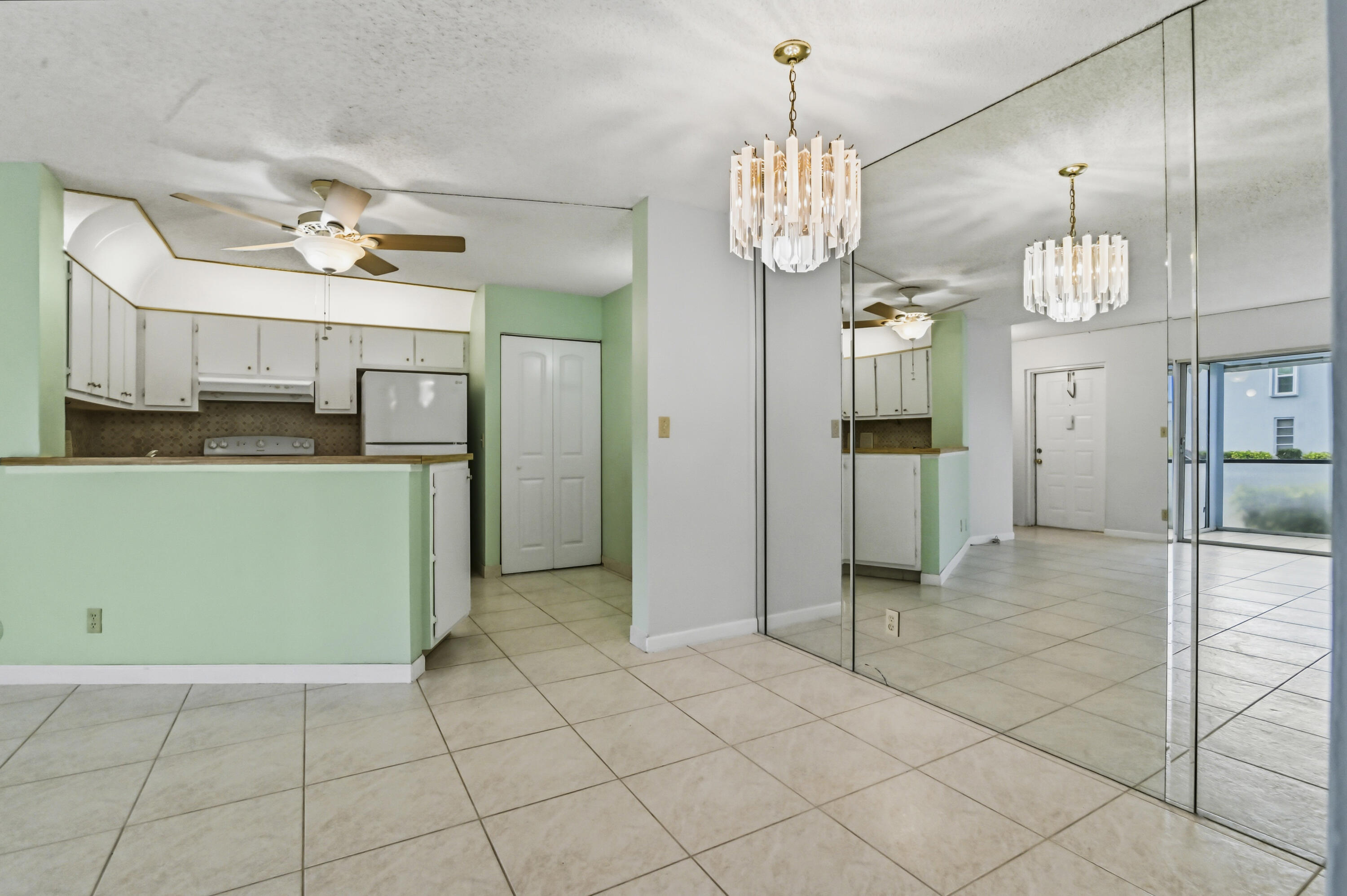 EVERGREEN CONDO - Residential
