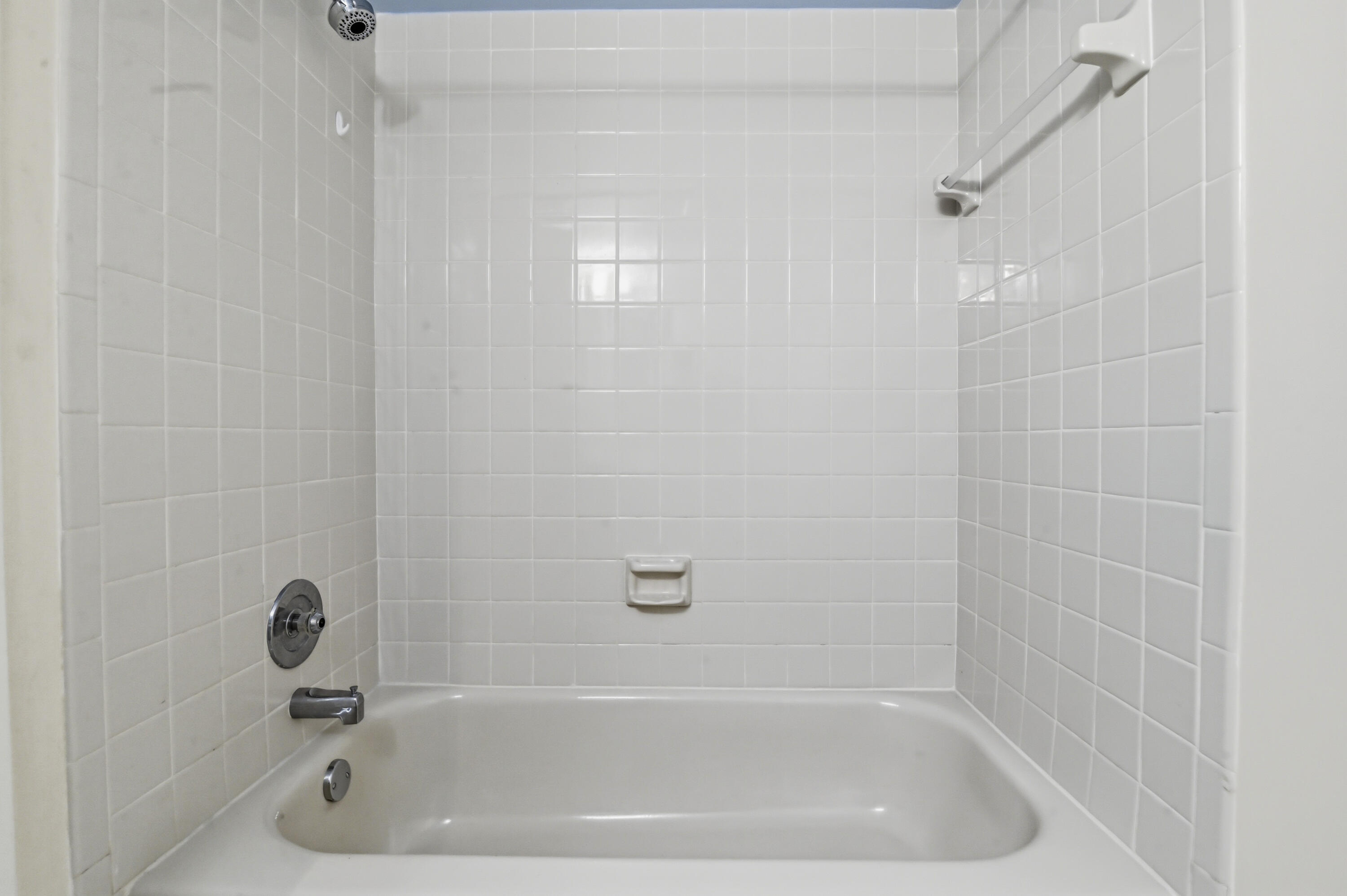 EVERGREEN CONDO - Residential