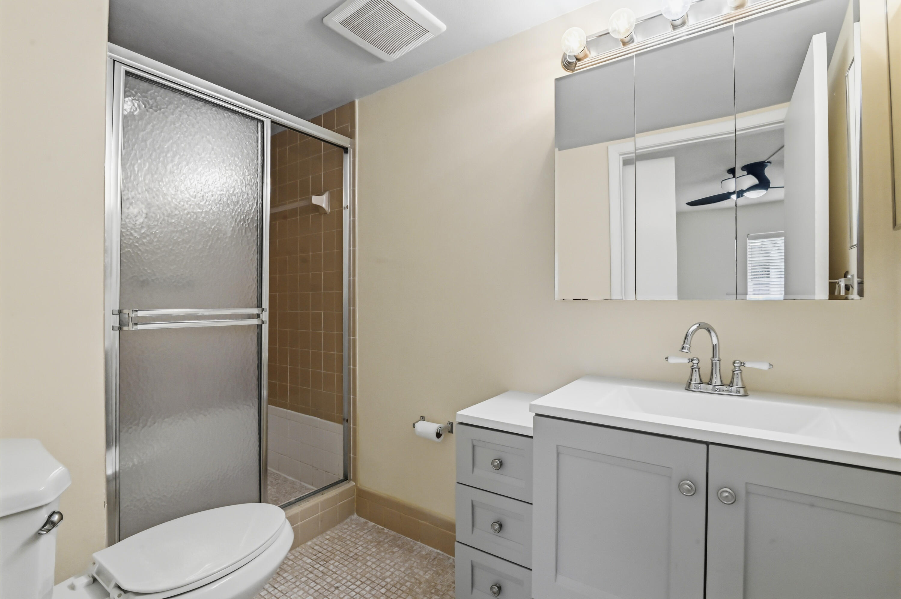EVERGREEN CONDO - Residential