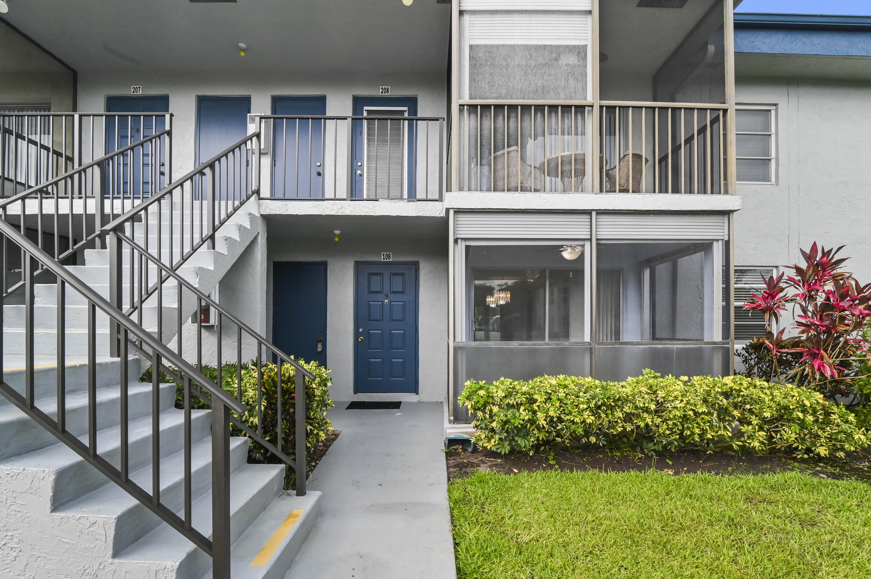 EVERGREEN CONDO - Residential