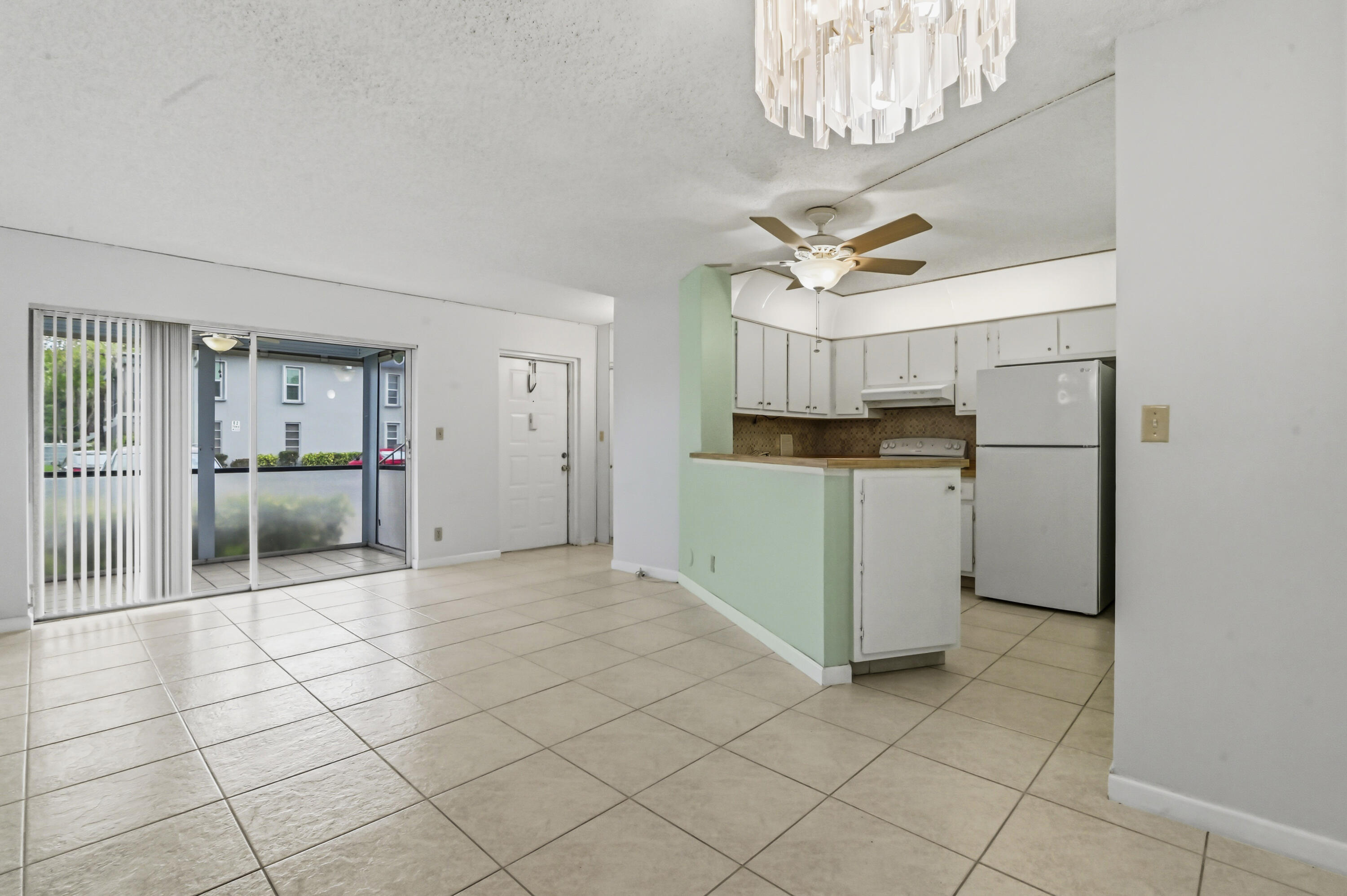 EVERGREEN CONDO - Residential