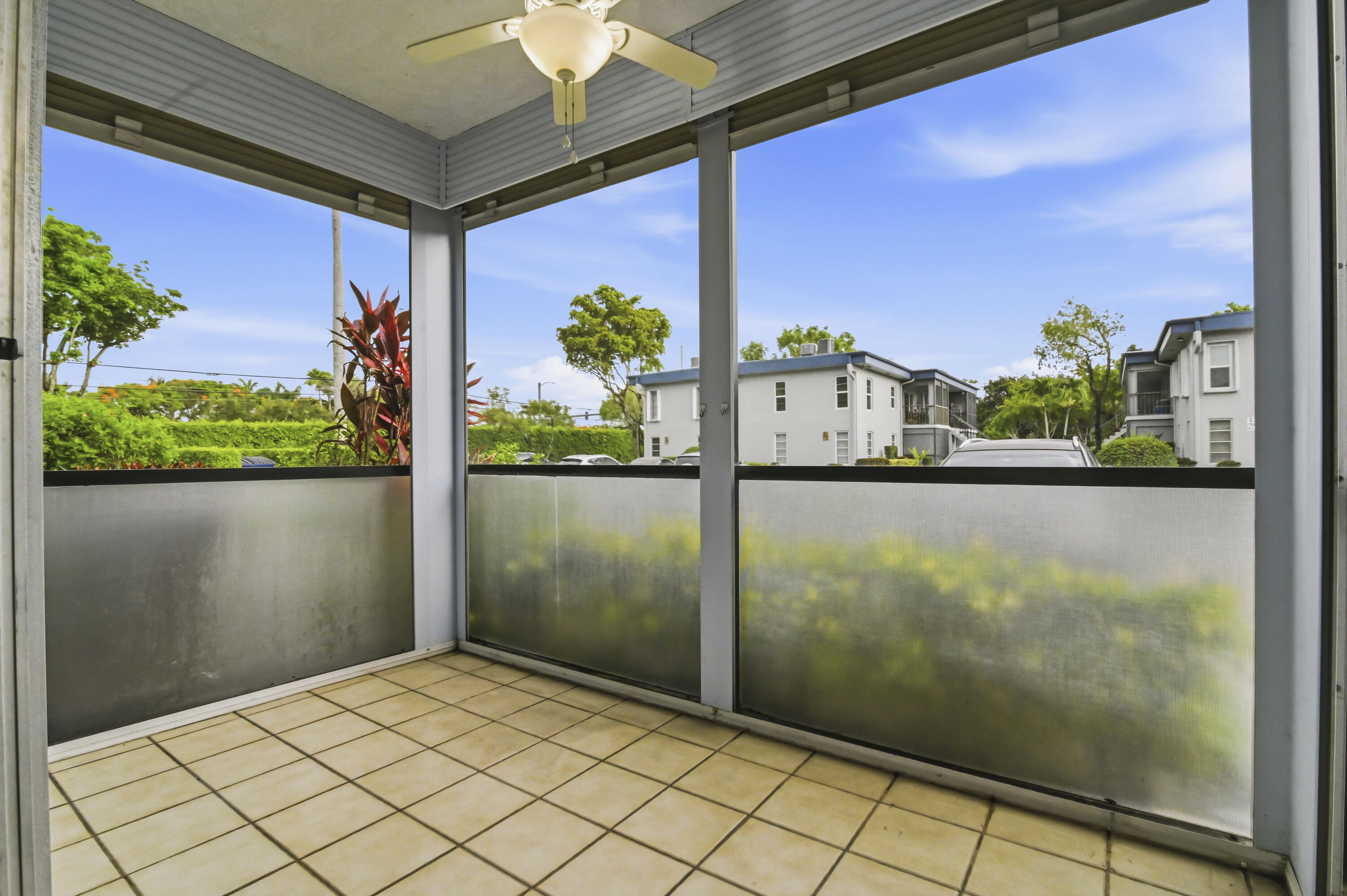 EVERGREEN CONDO - Residential