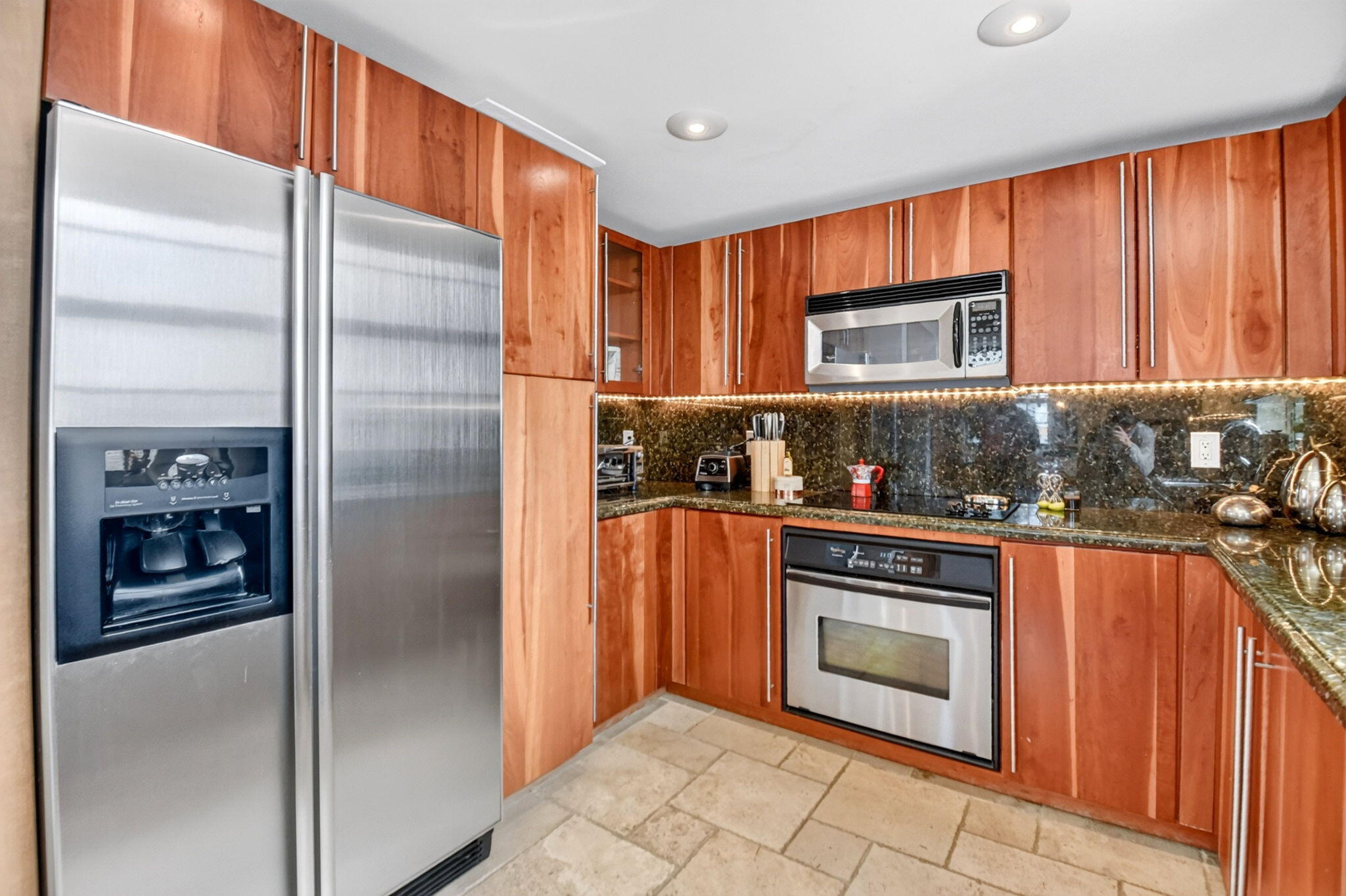 610 CLEMATIS CONDO - Residential Lease