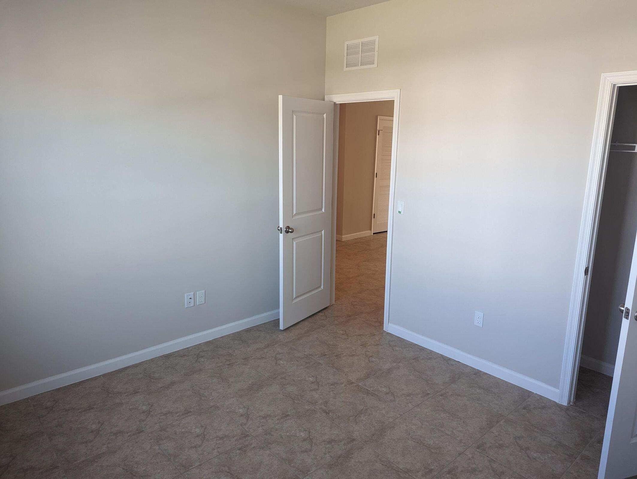 VERANO SOUTH PUD 1 - POD C - PLAT NO. 4 - Residential Lease