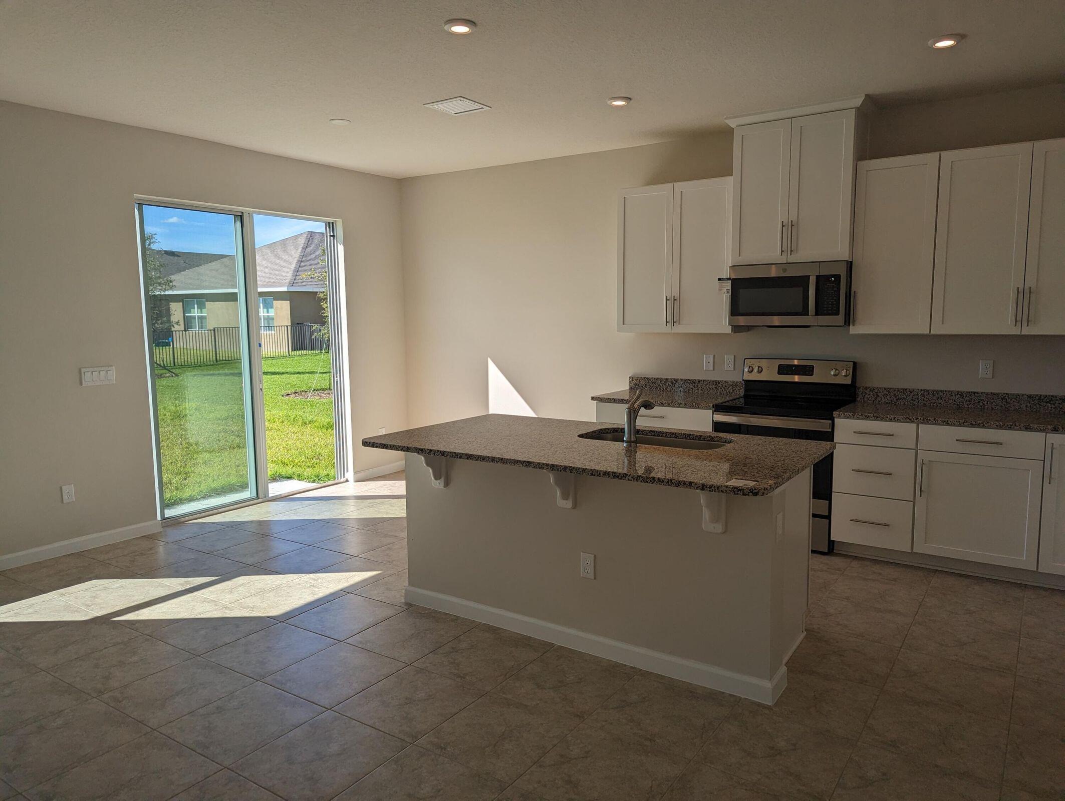 VERANO SOUTH PUD 1 - POD C - PLAT NO. 4 - Residential Lease