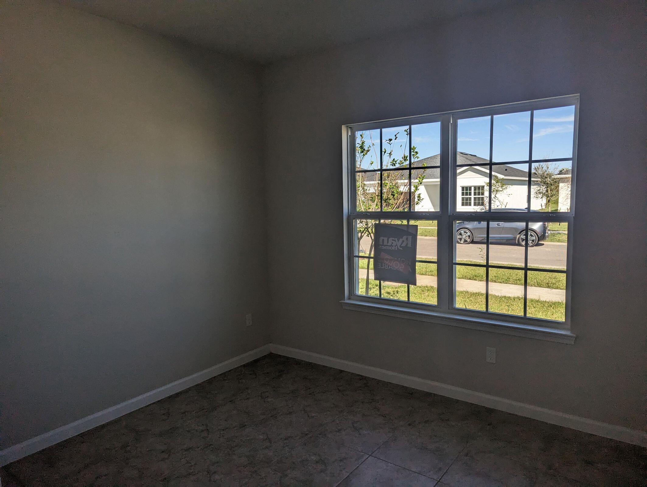 VERANO SOUTH PUD 1 - POD C - PLAT NO. 4 - Residential Lease
