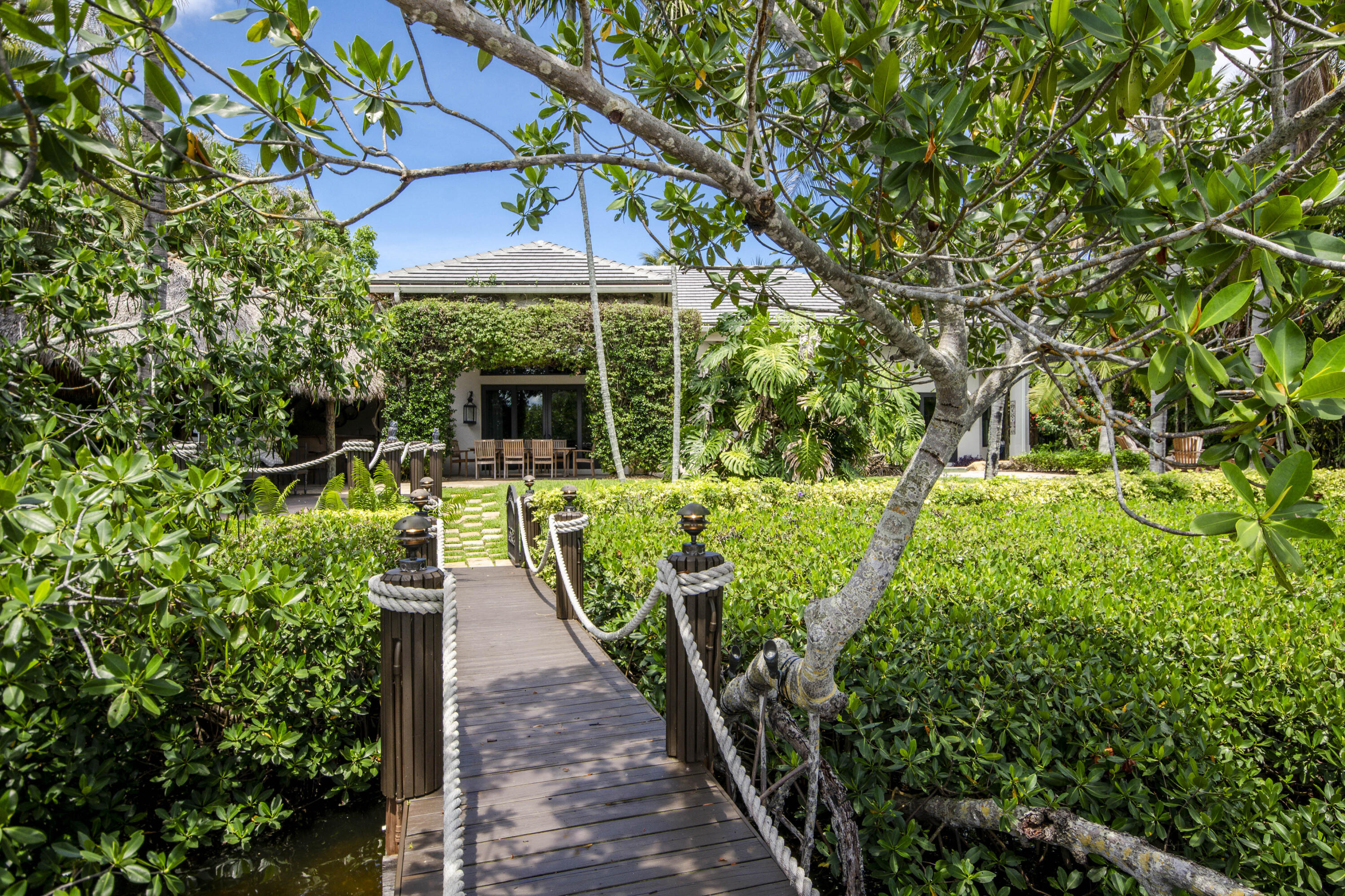 Islands of Jupiter - Residential