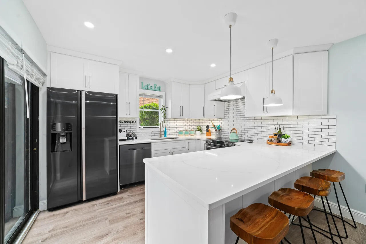 DELRAY OAKS CONDO - Residential