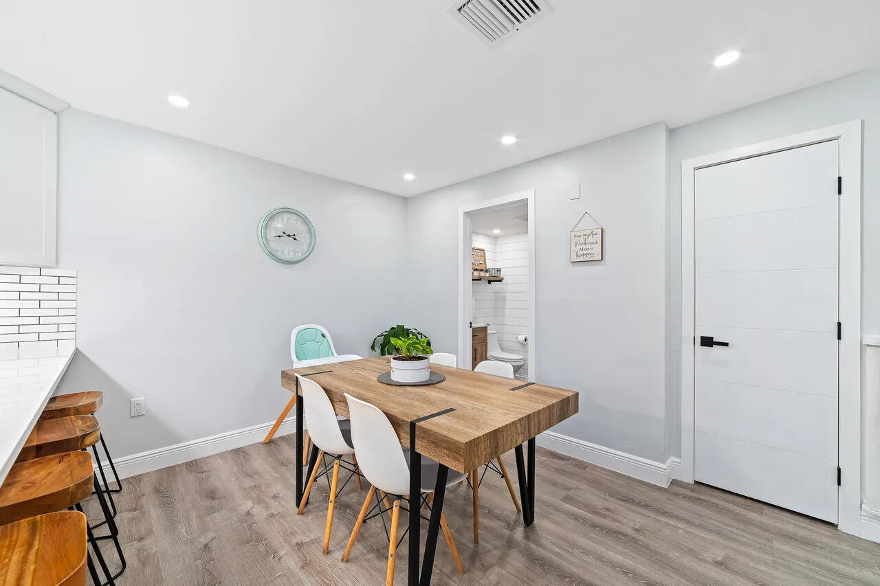 DELRAY OAKS CONDO - Residential