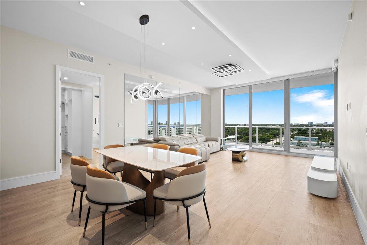 NAUTILUS 220 CONDOMINIUM - Residential