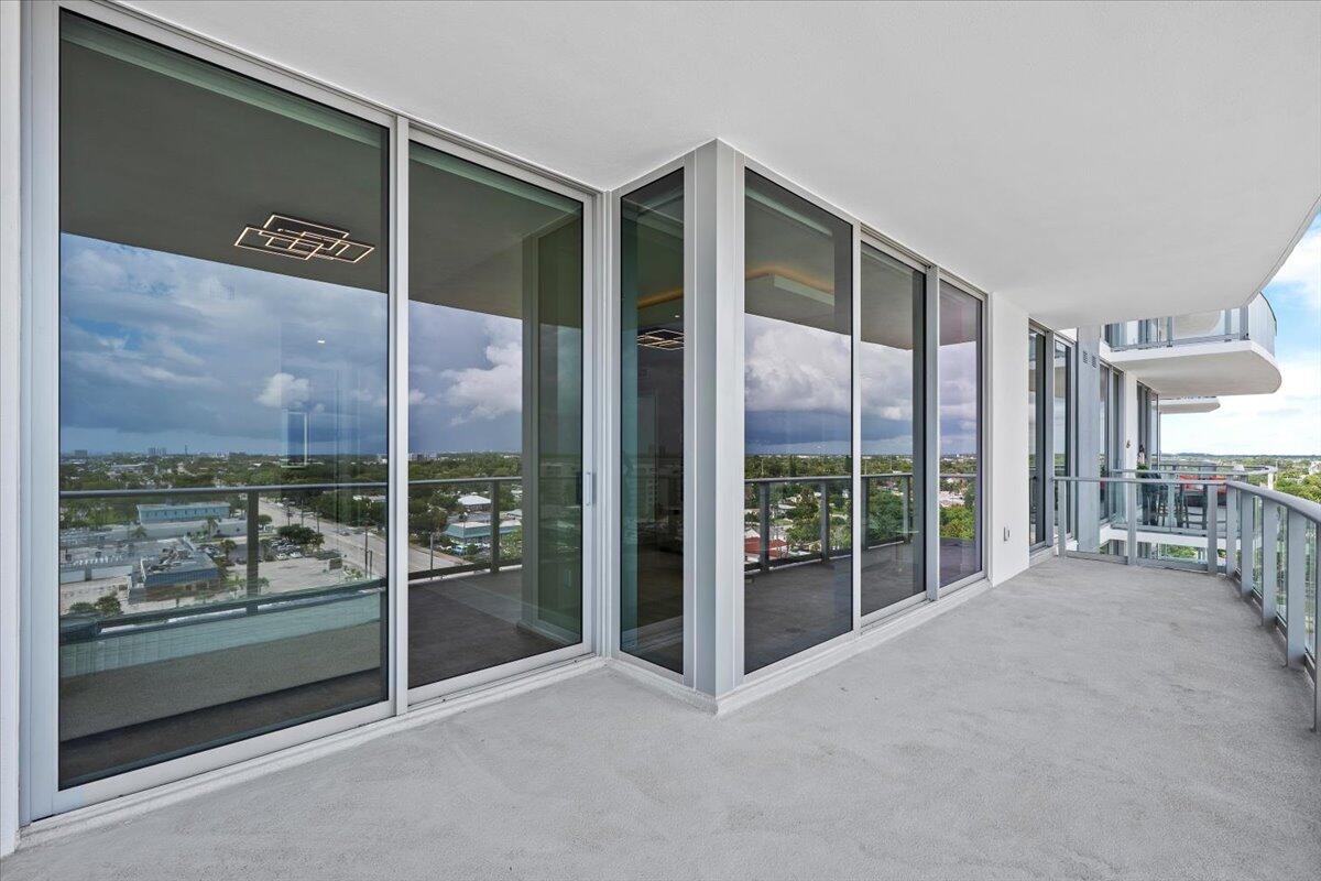 NAUTILUS 220 CONDOMINIUM - Residential