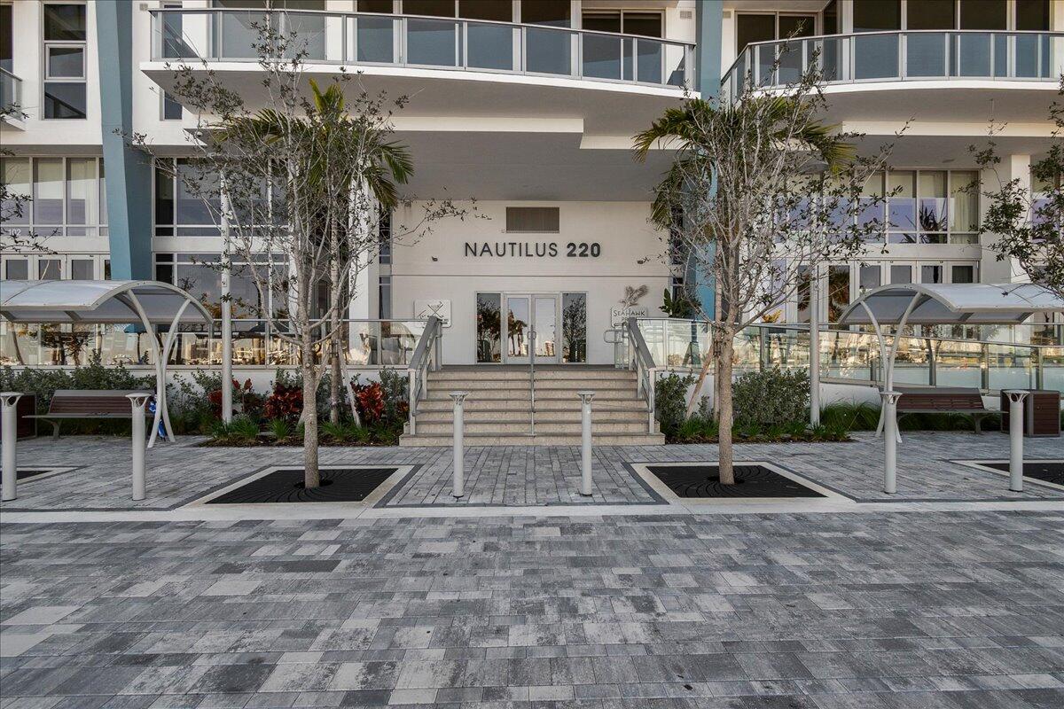 NAUTILUS 220 CONDOMINIUM - Residential