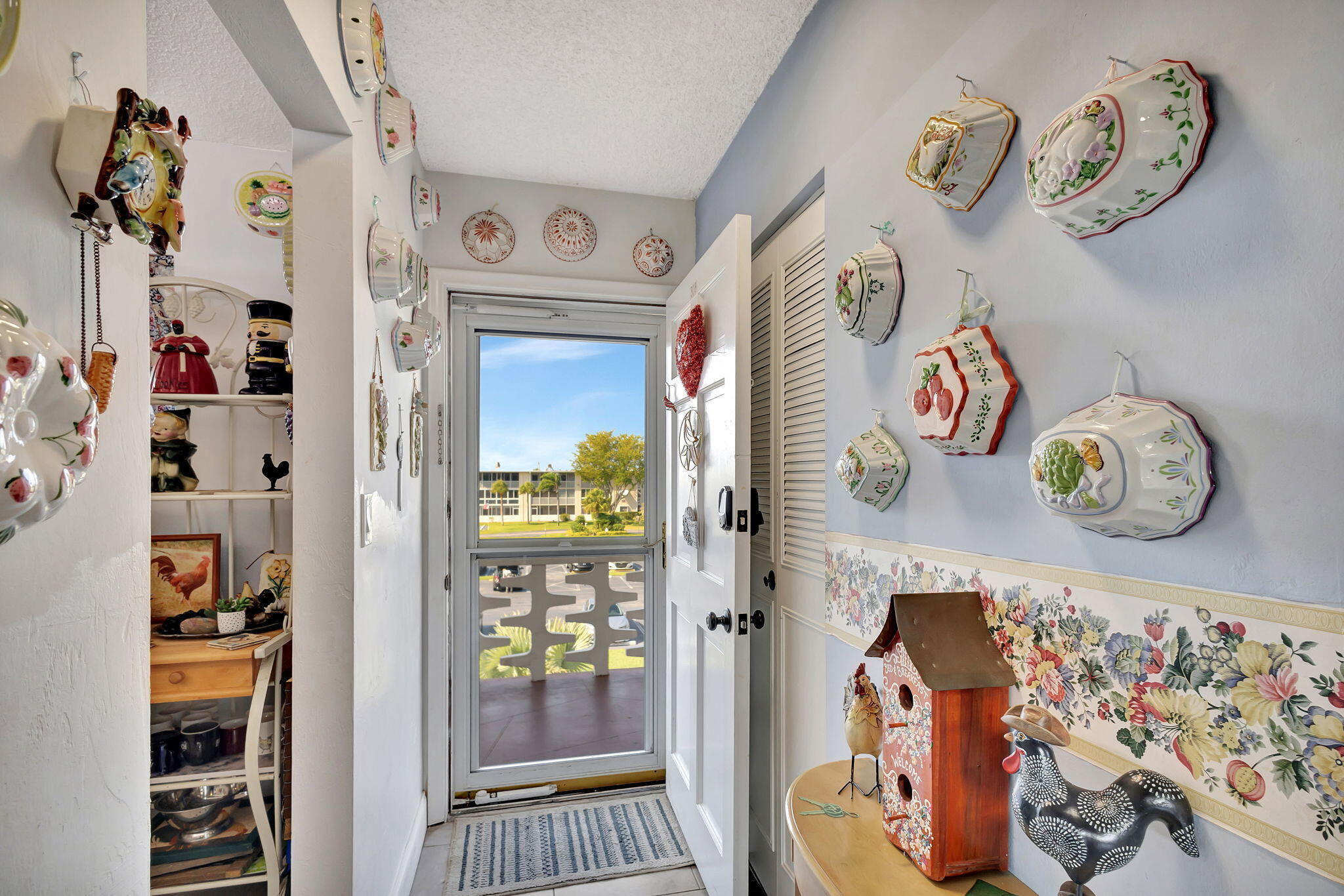 LAKE CLARKE GARDENS CONDO 22 - Residential