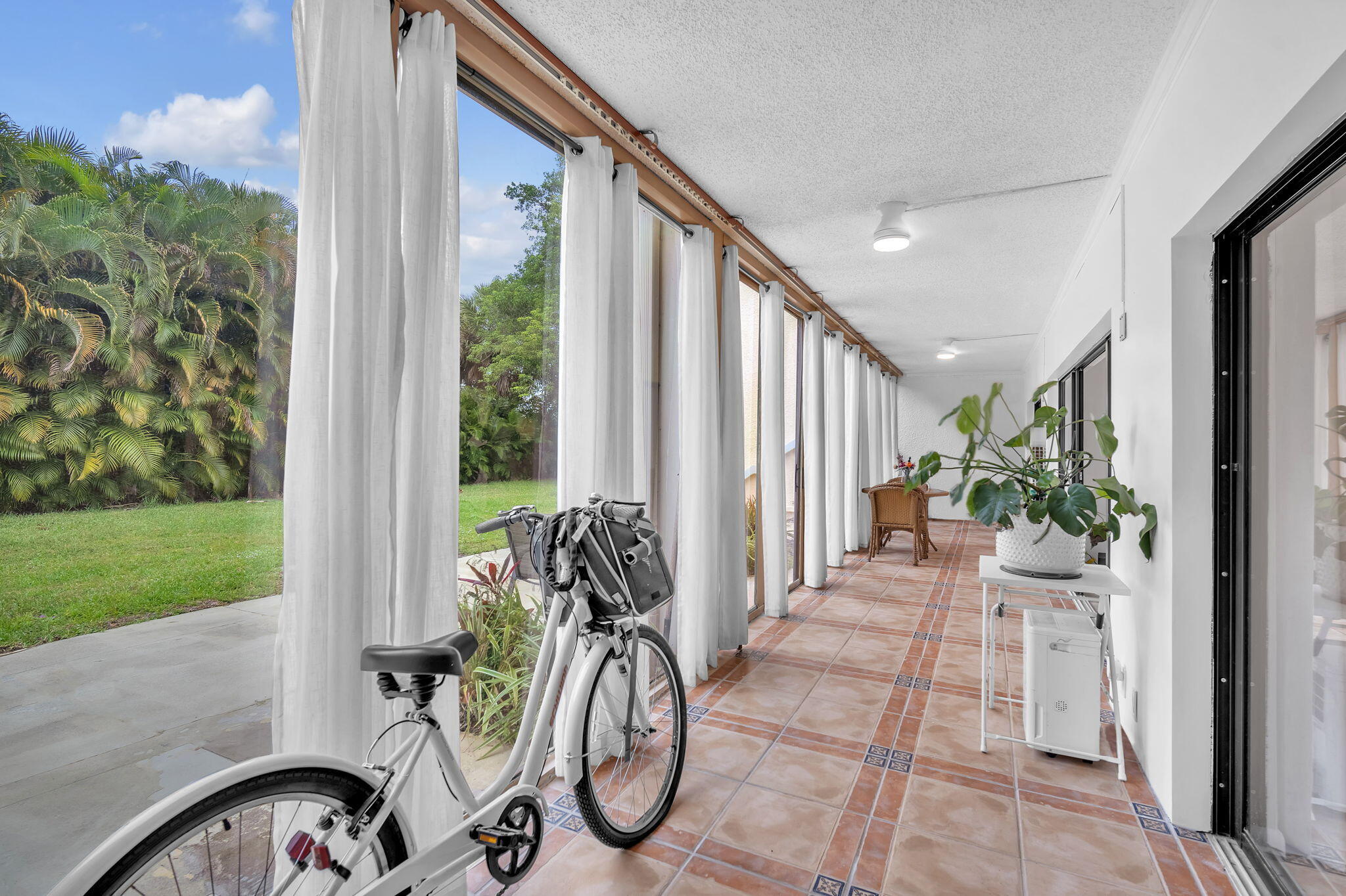 LANDS OF THE PRESIDENT CONDO 1 - Residential
