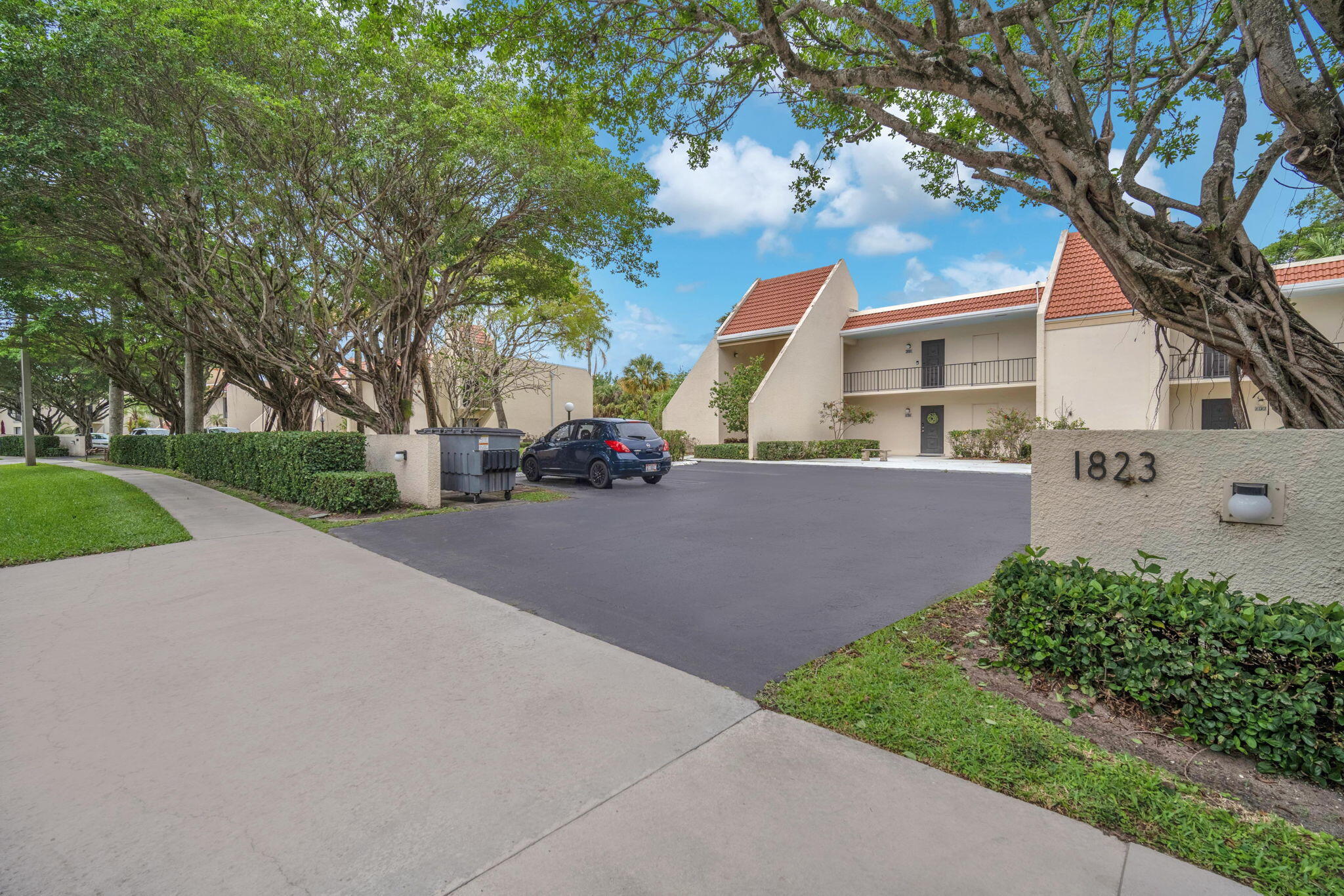 LANDS OF THE PRESIDENT CONDO 1 - Residential