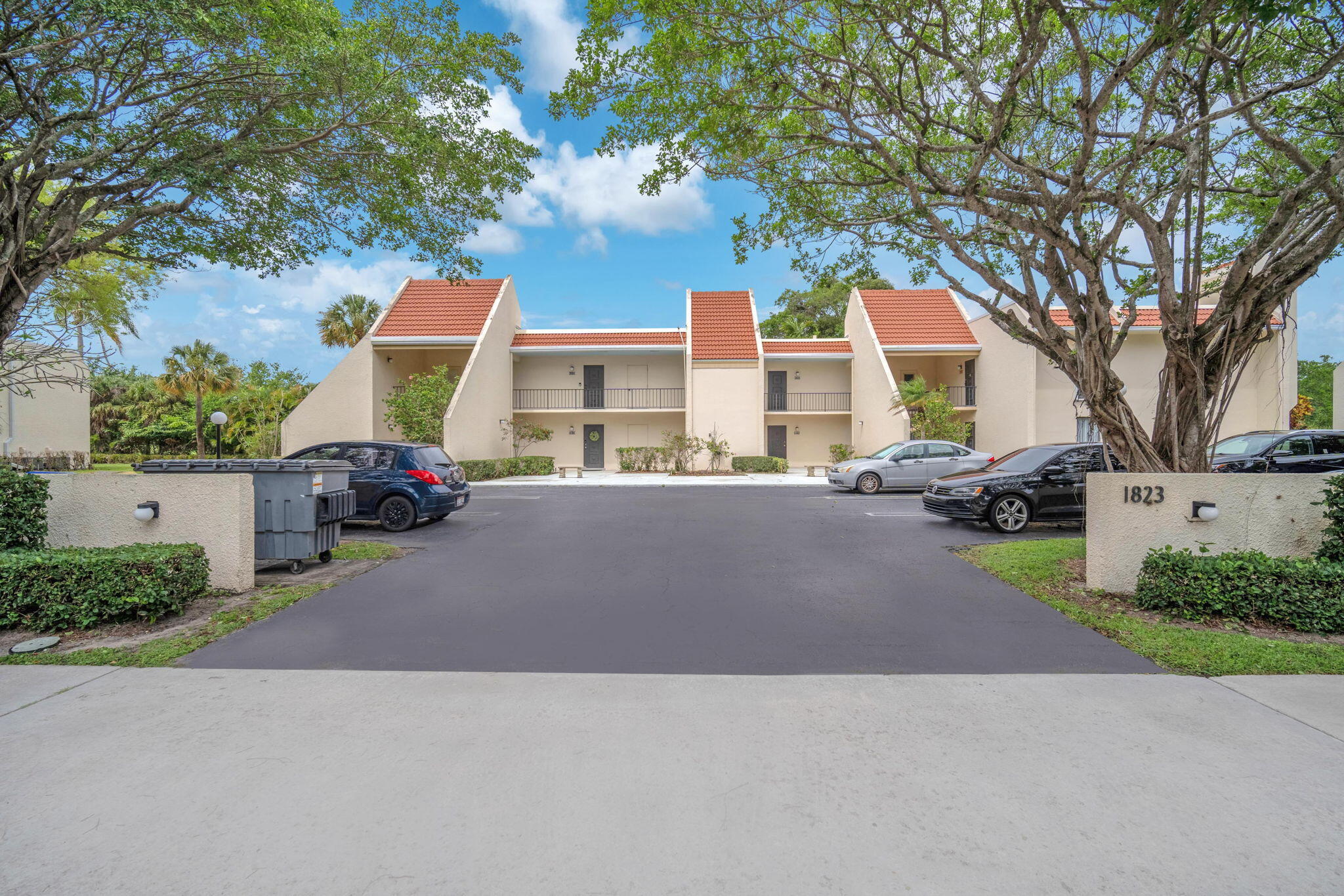 LANDS OF THE PRESIDENT CONDO 1 - Residential