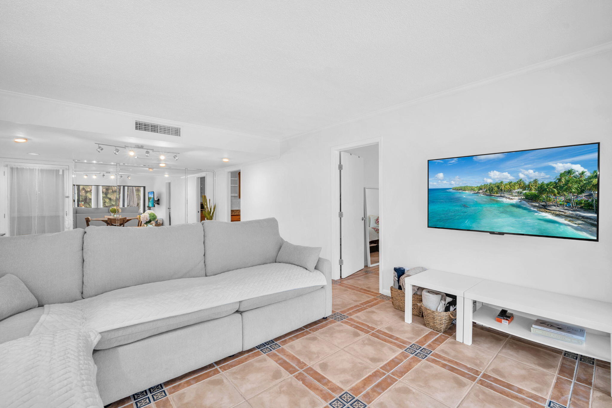 LANDS OF THE PRESIDENT CONDO 1 - Residential