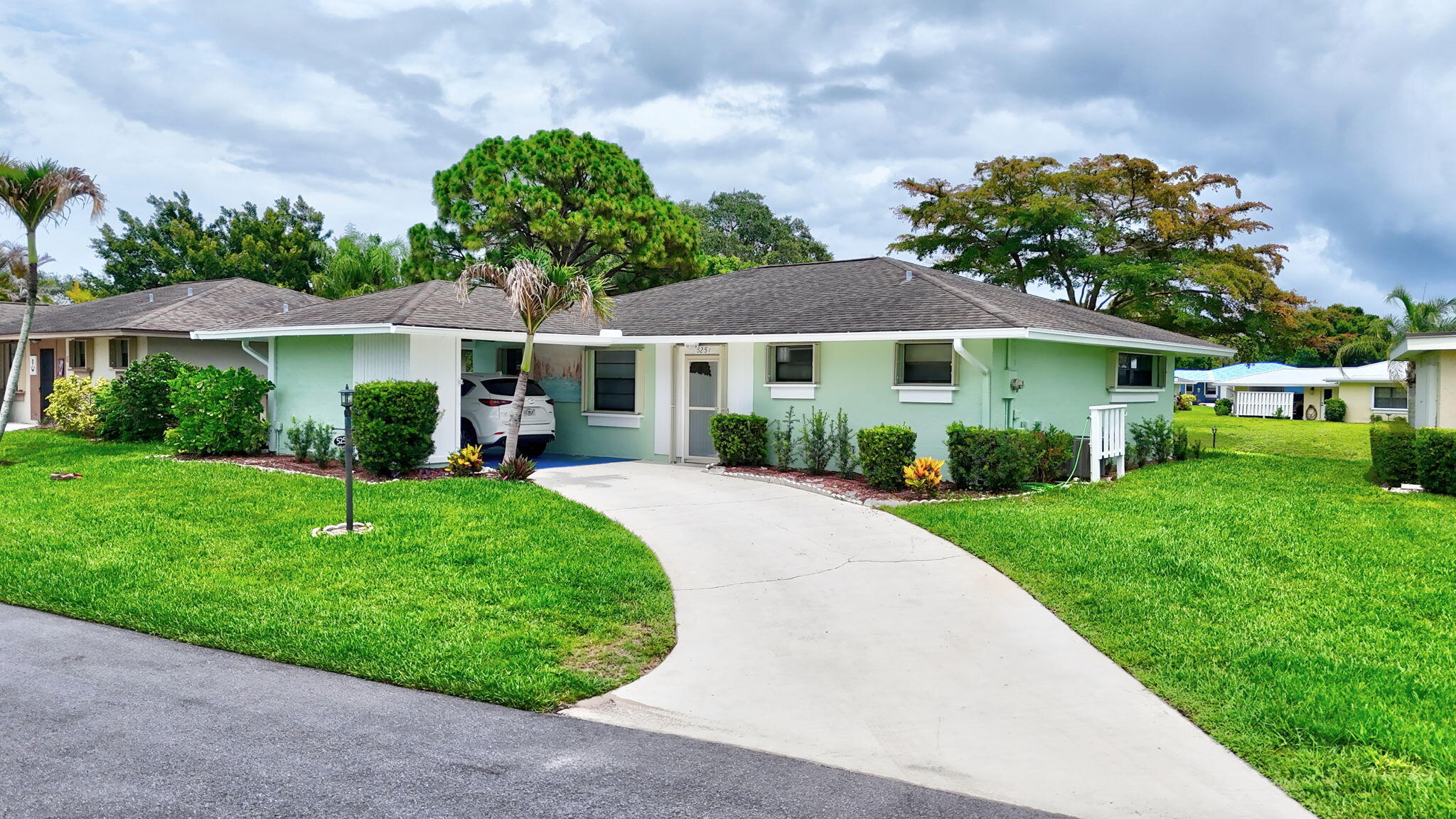 FAIRWAY VILLAS OF MILES GRANT CONDO - Residential