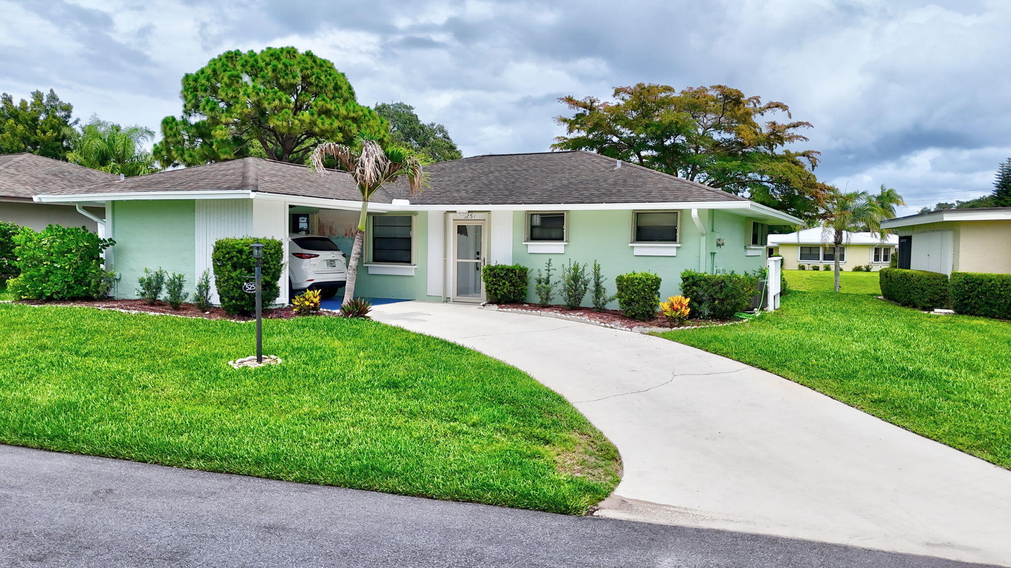 FAIRWAY VILLAS OF MILES GRANT CONDO - Residential