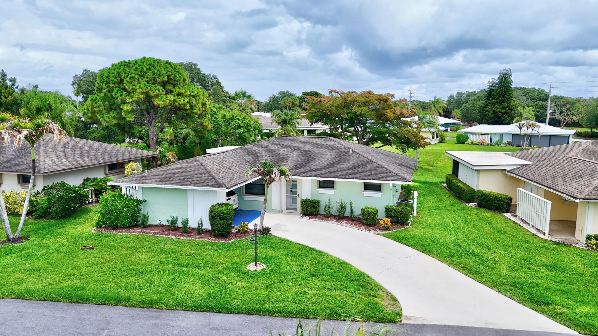 FAIRWAY VILLAS OF MILES GRANT CONDO - Residential