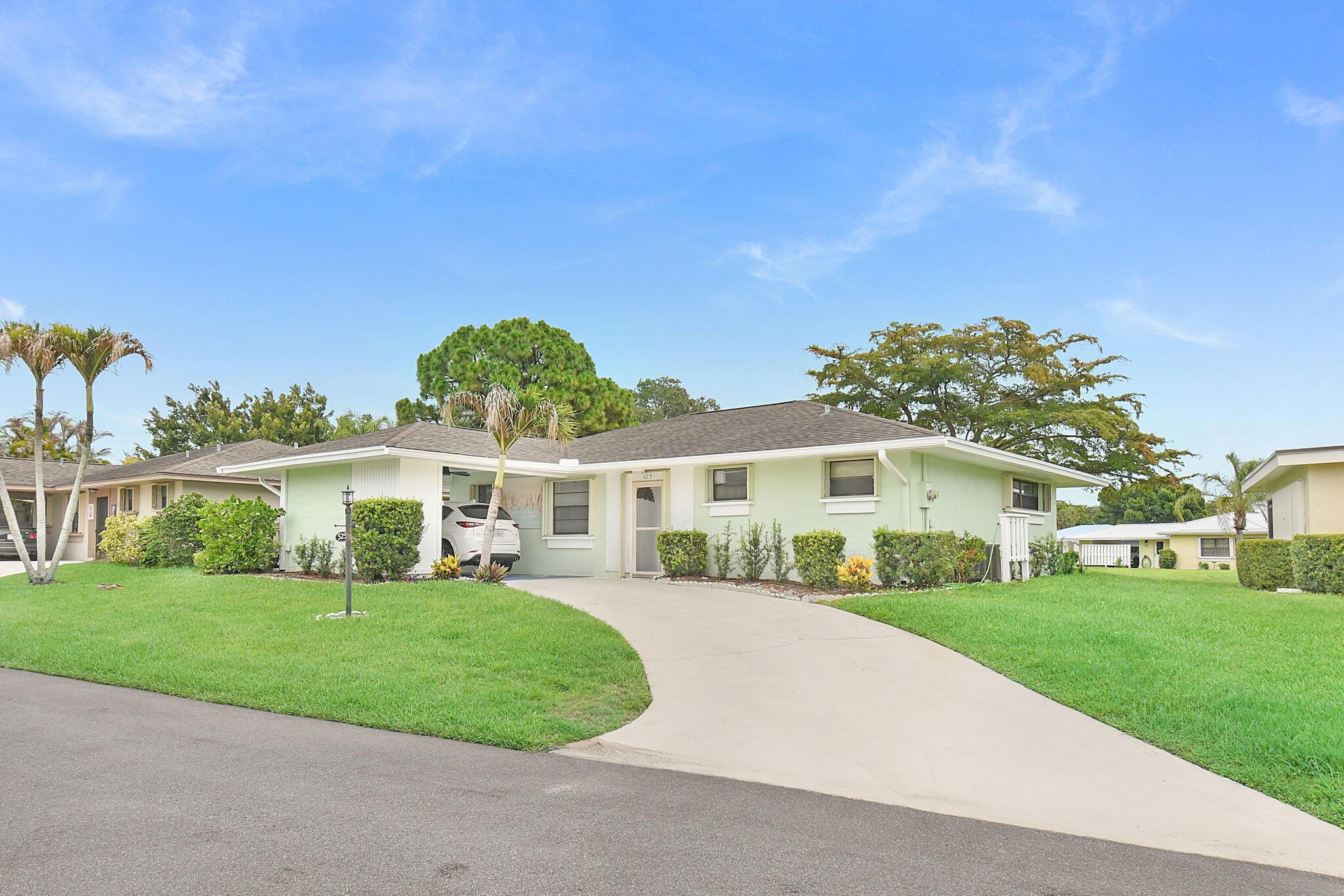 FAIRWAY VILLAS OF MILES GRANT CONDO - Residential