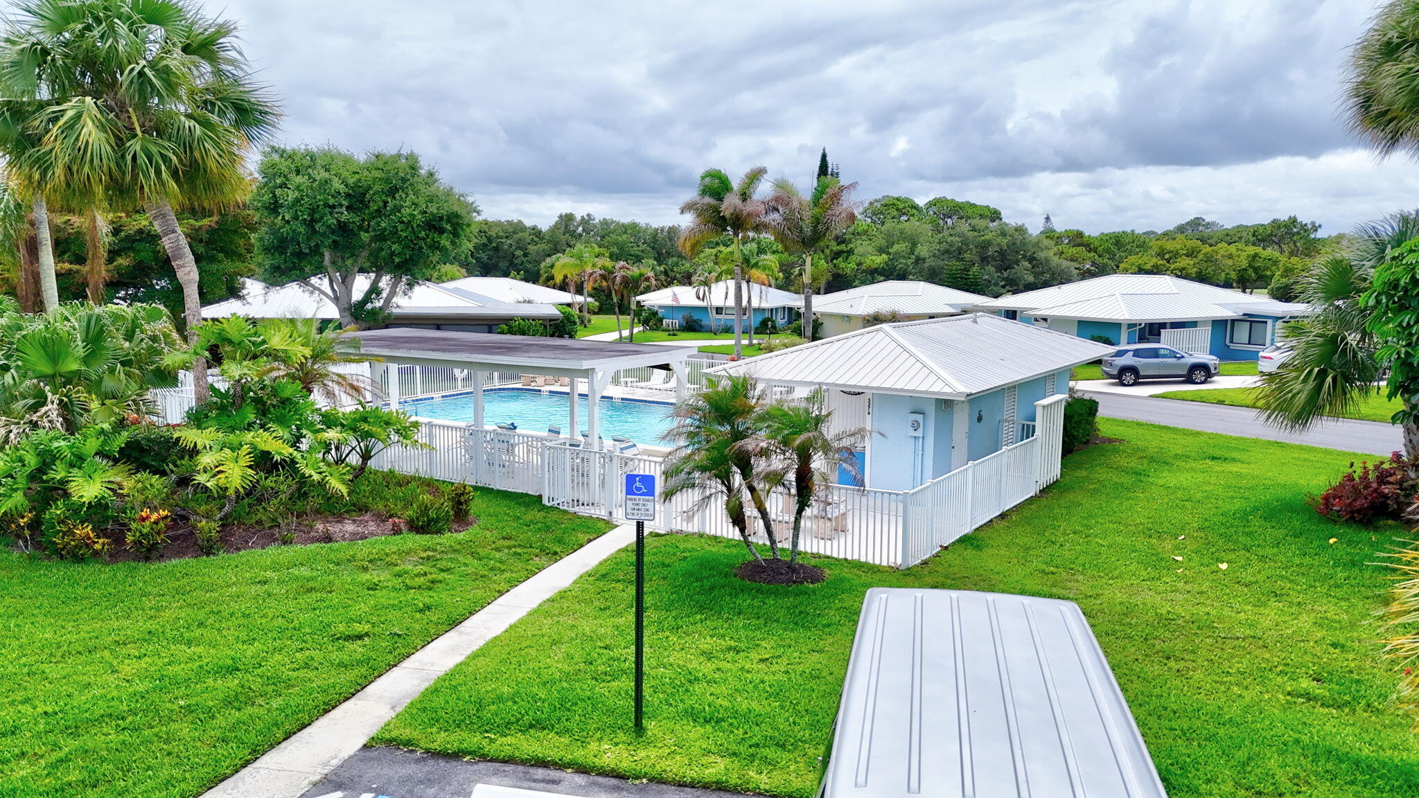 FAIRWAY VILLAS OF MILES GRANT CONDO - Residential